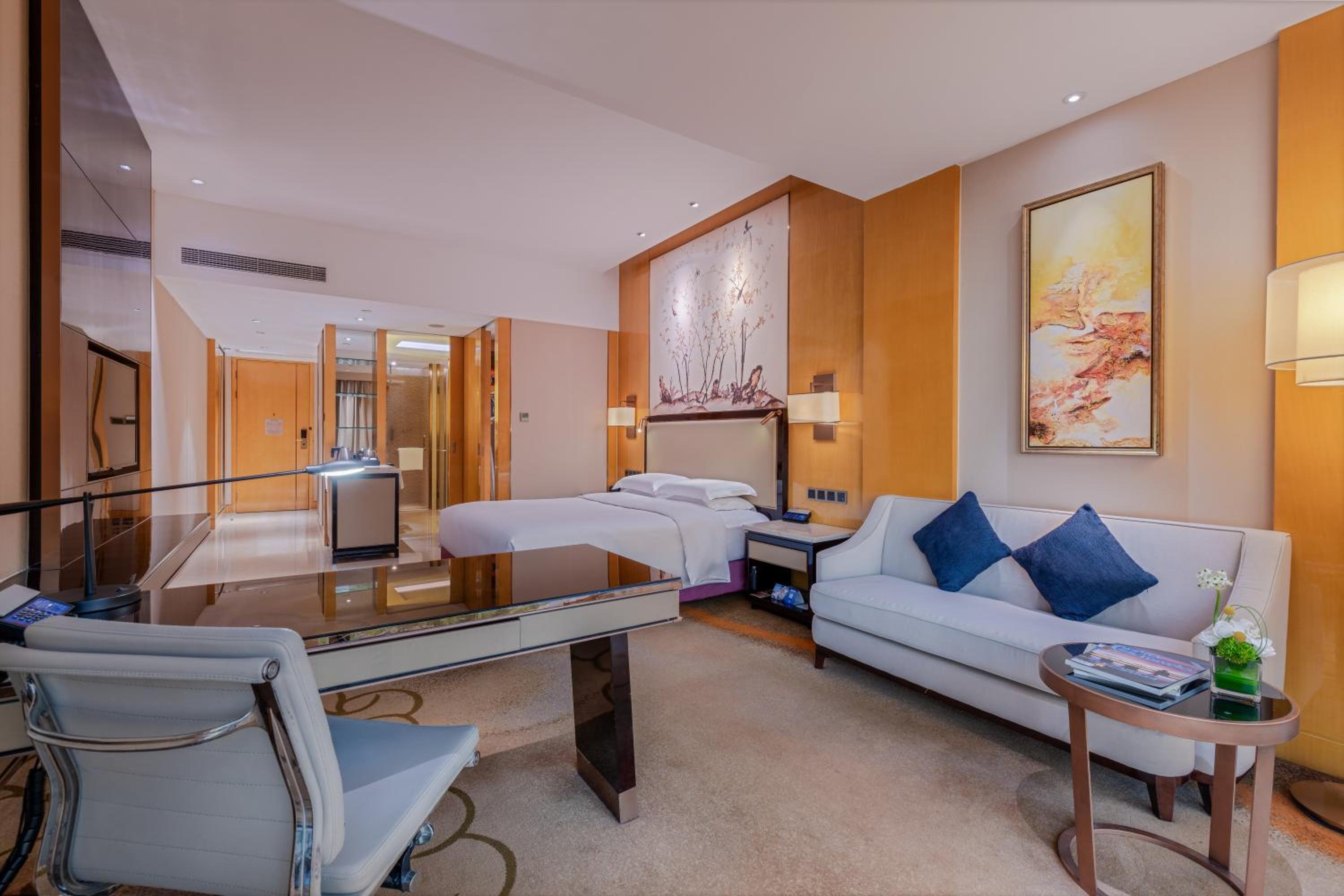 Premier King Room with River View