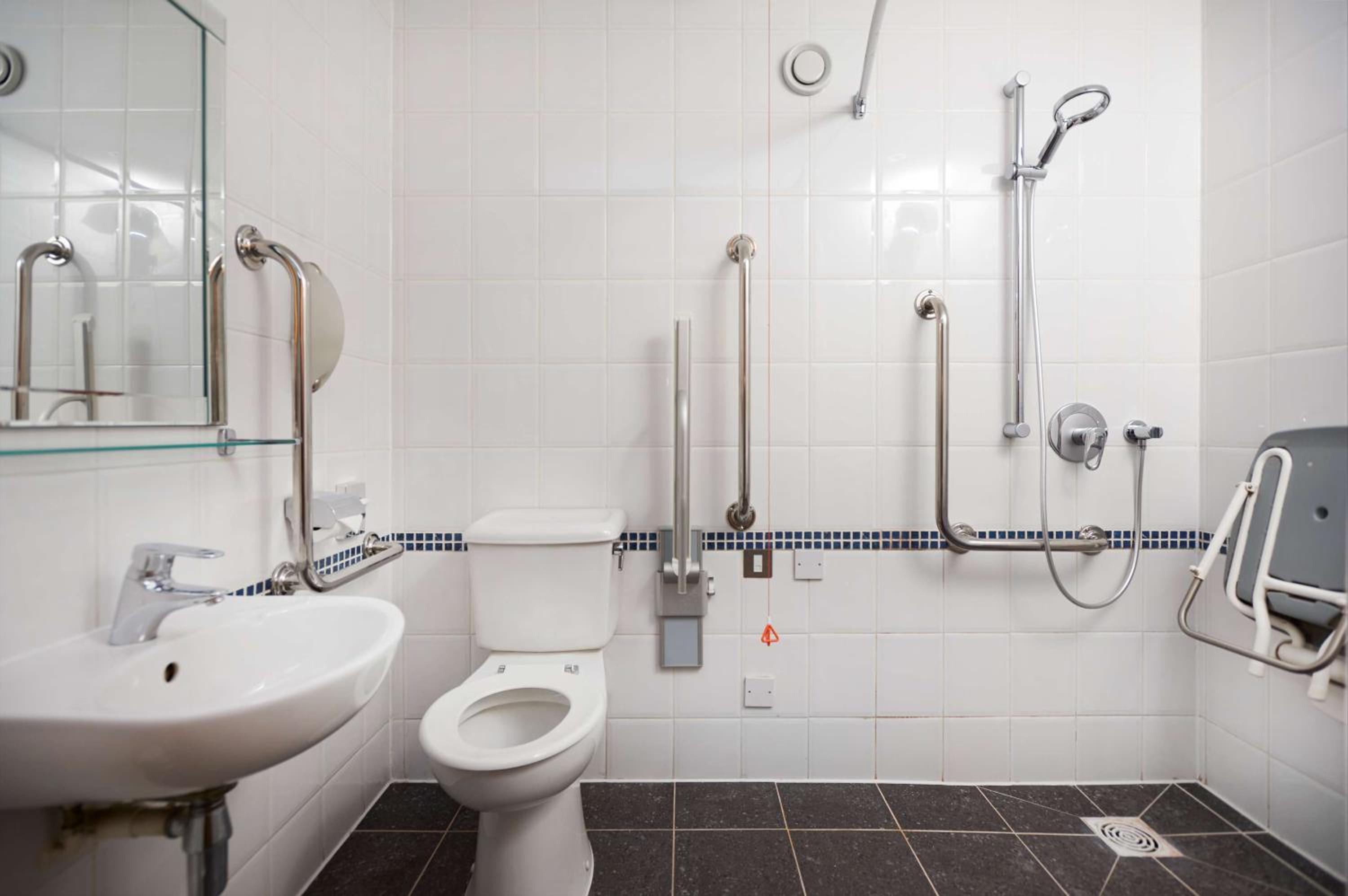 Queen Room - Mobility Access