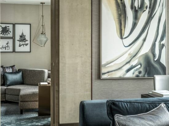 Premier Park-View Suite