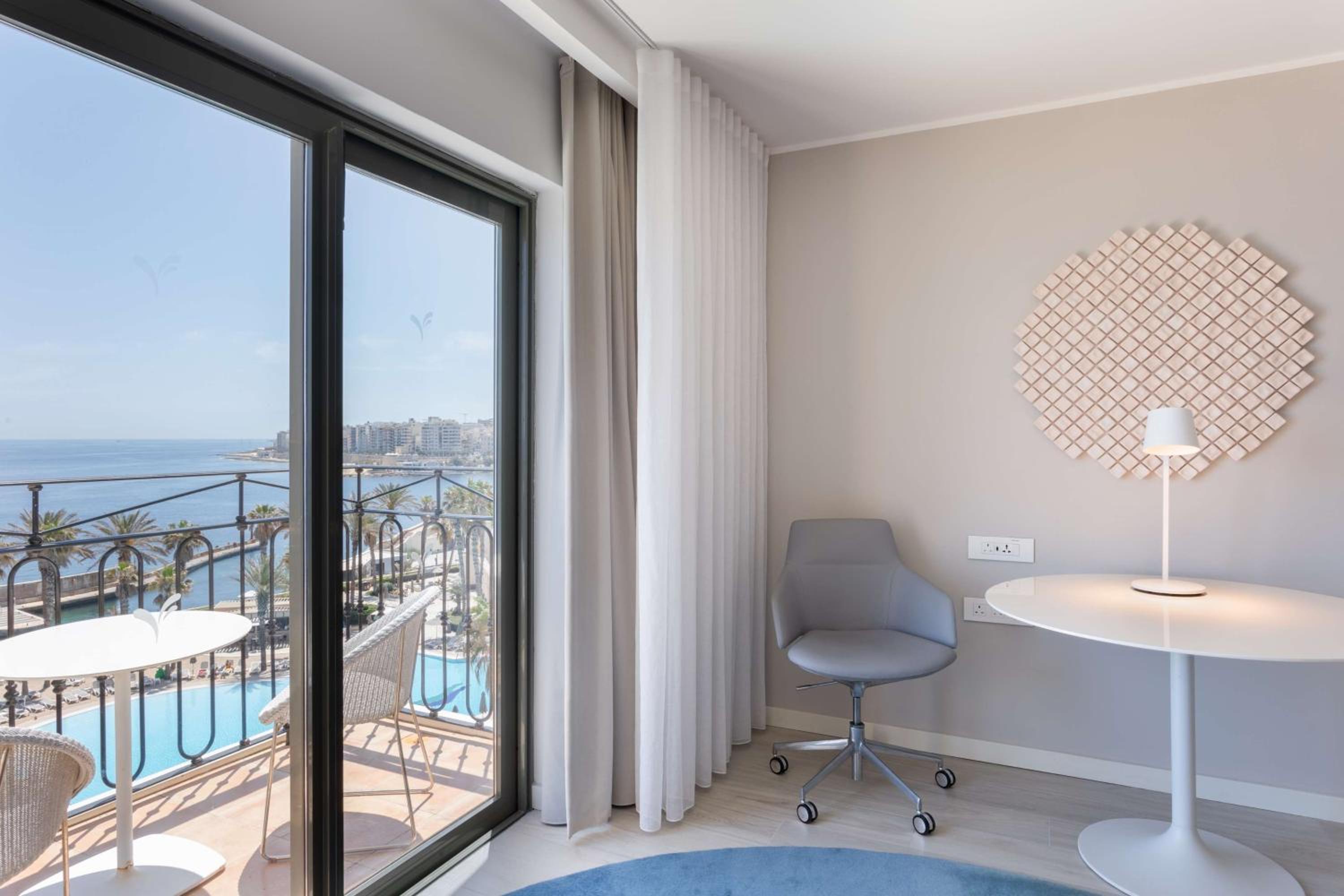 Executive Family Room with Sea View