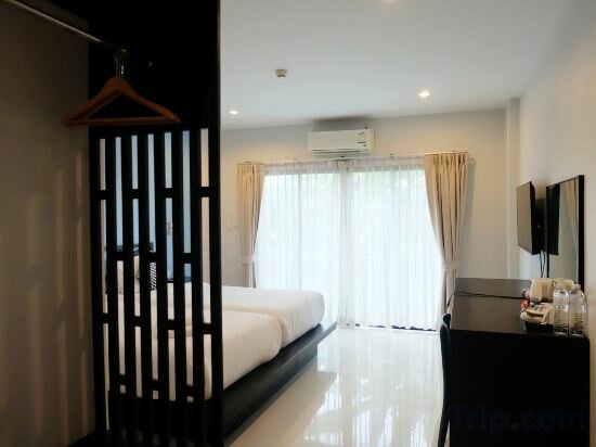 Balcony Twin Room First Floor with Garden View