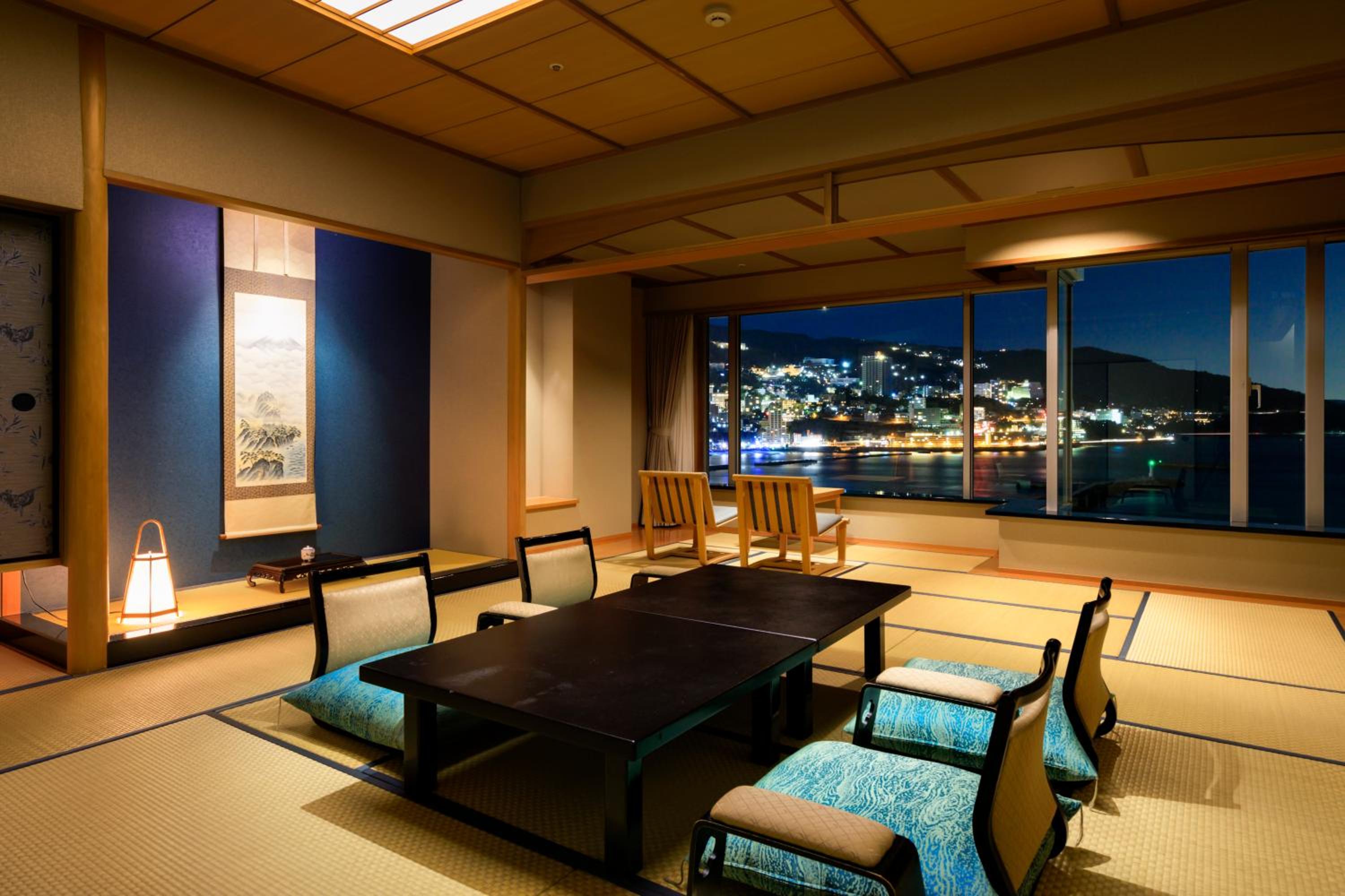 Standard Japanese-Style Room With Ocean View - Breakfast Included - Tower Building