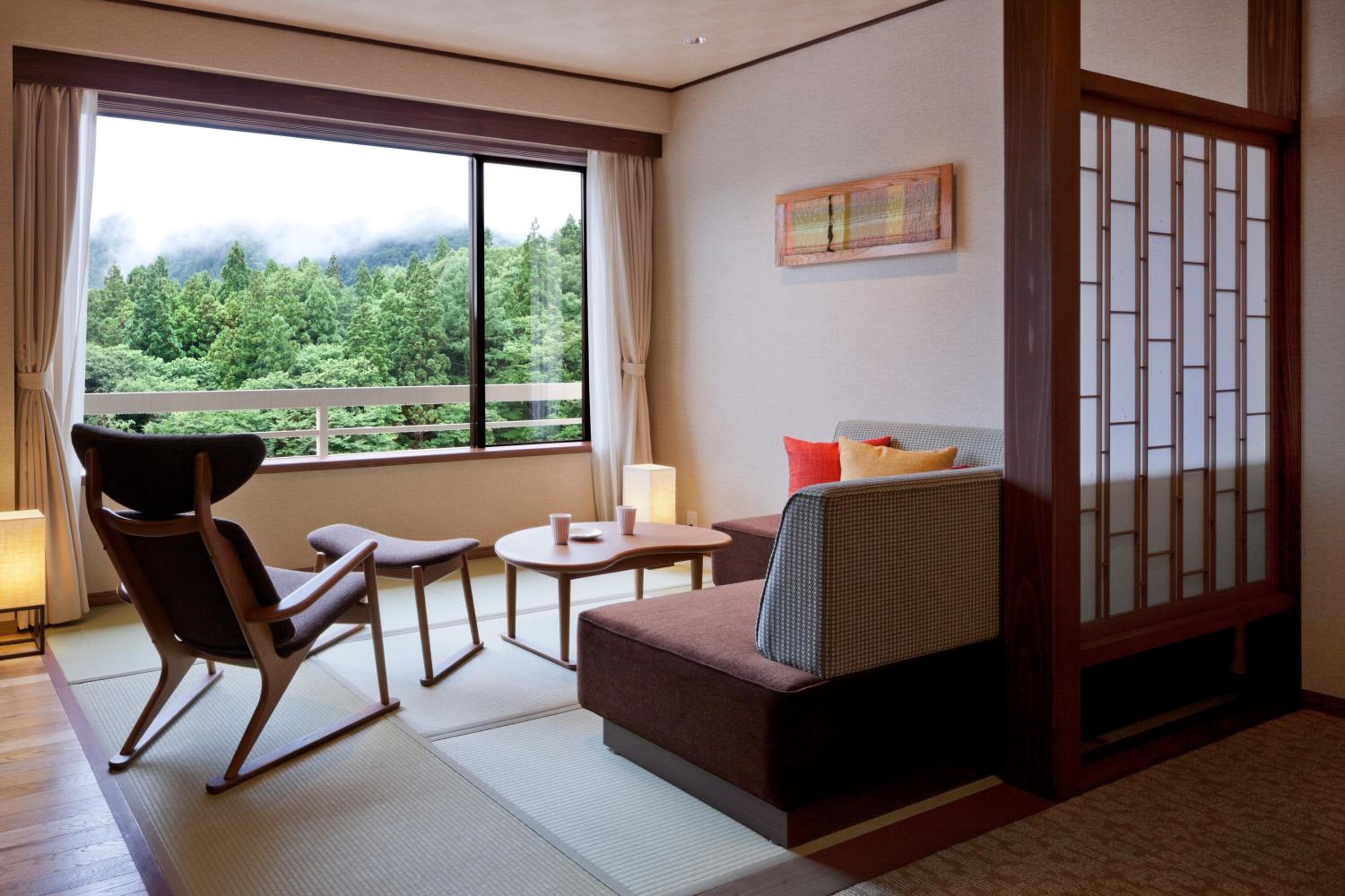 Large Japanese-Style Twin Room with River View