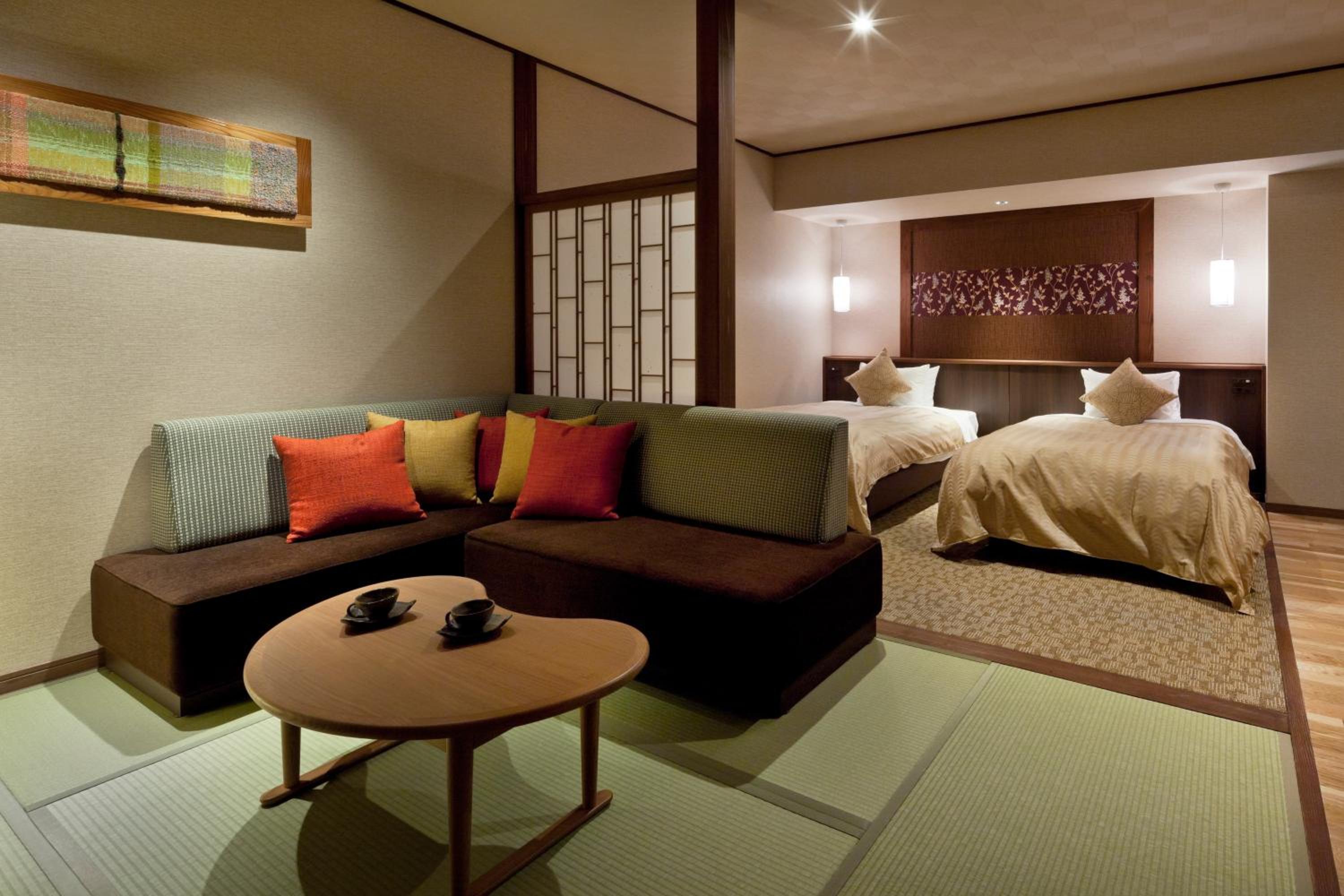 Large Japanese-Style Twin Room with River View