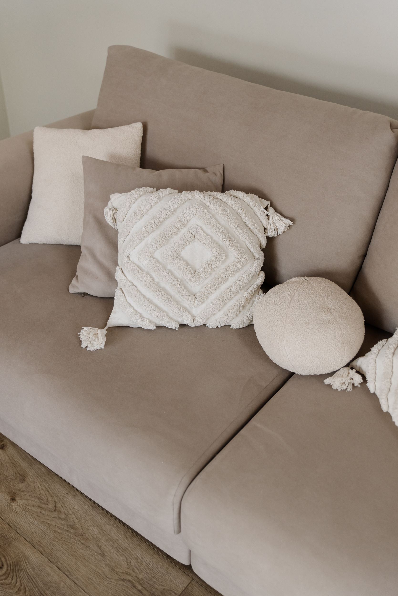 Дом у ручья