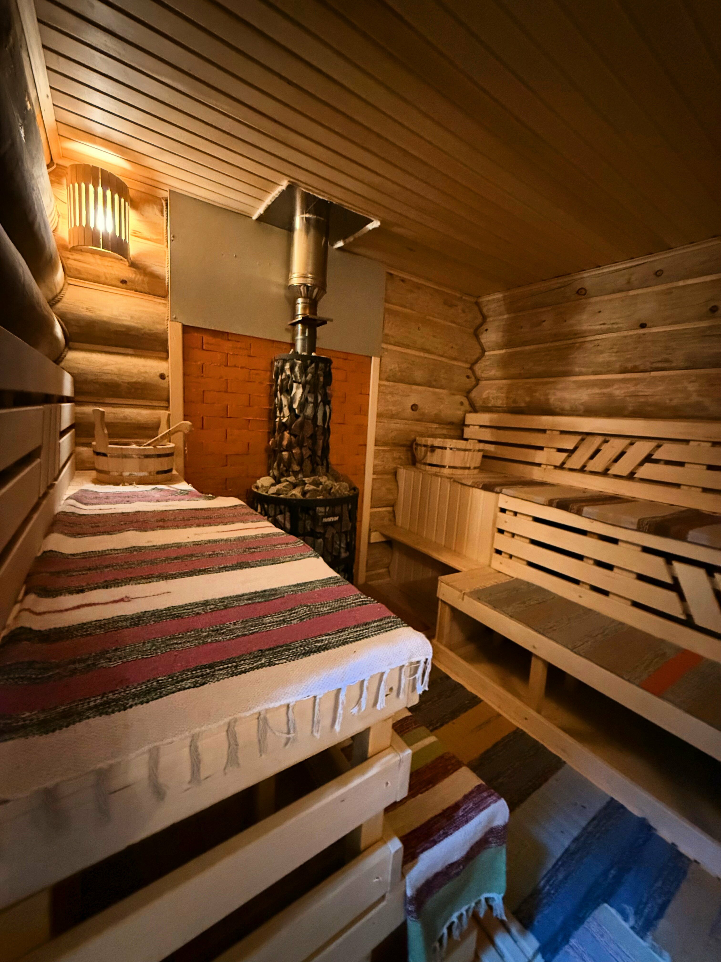 Коттедж с балконом