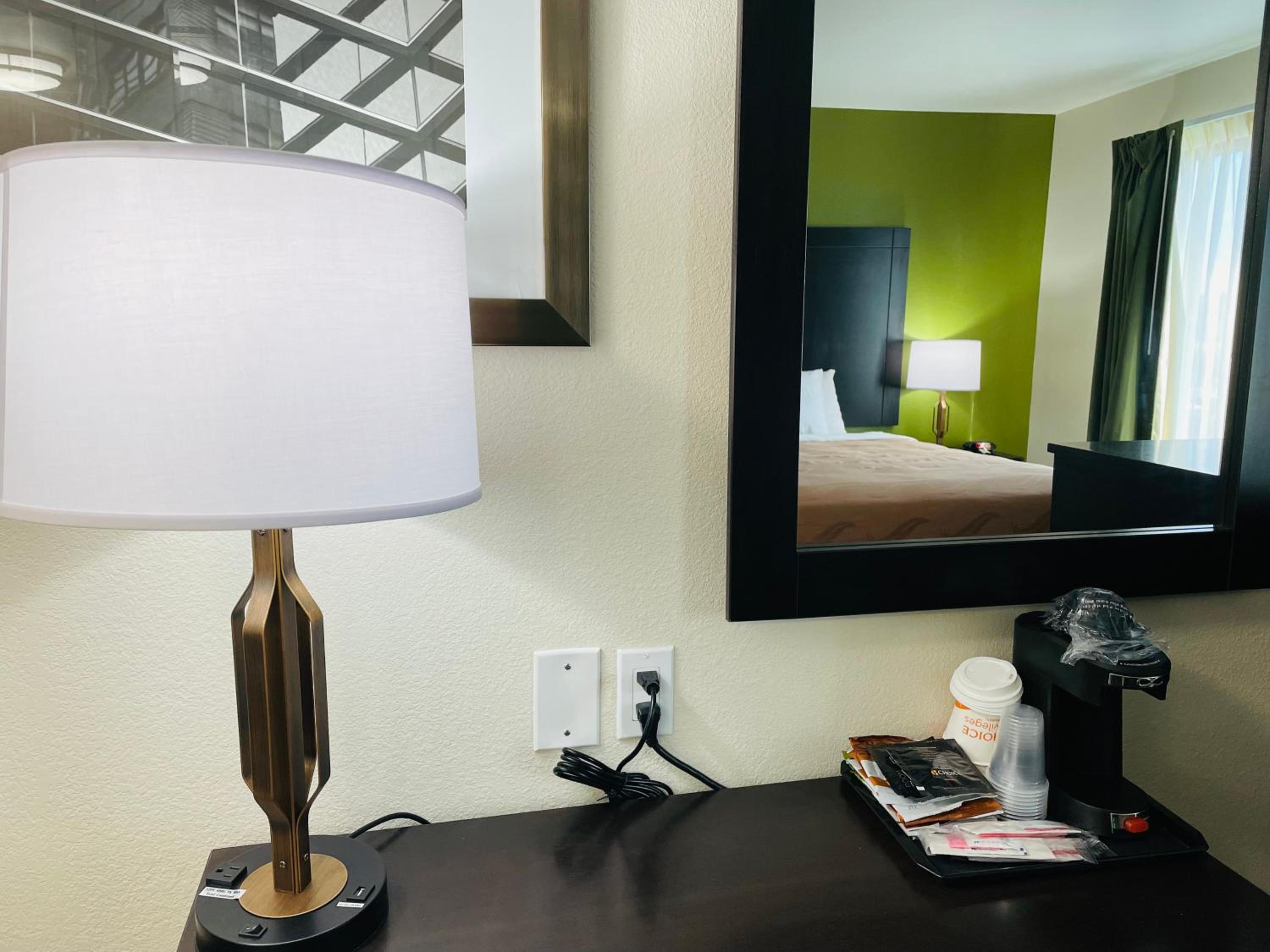 Efficiency King Room - Non Smoking