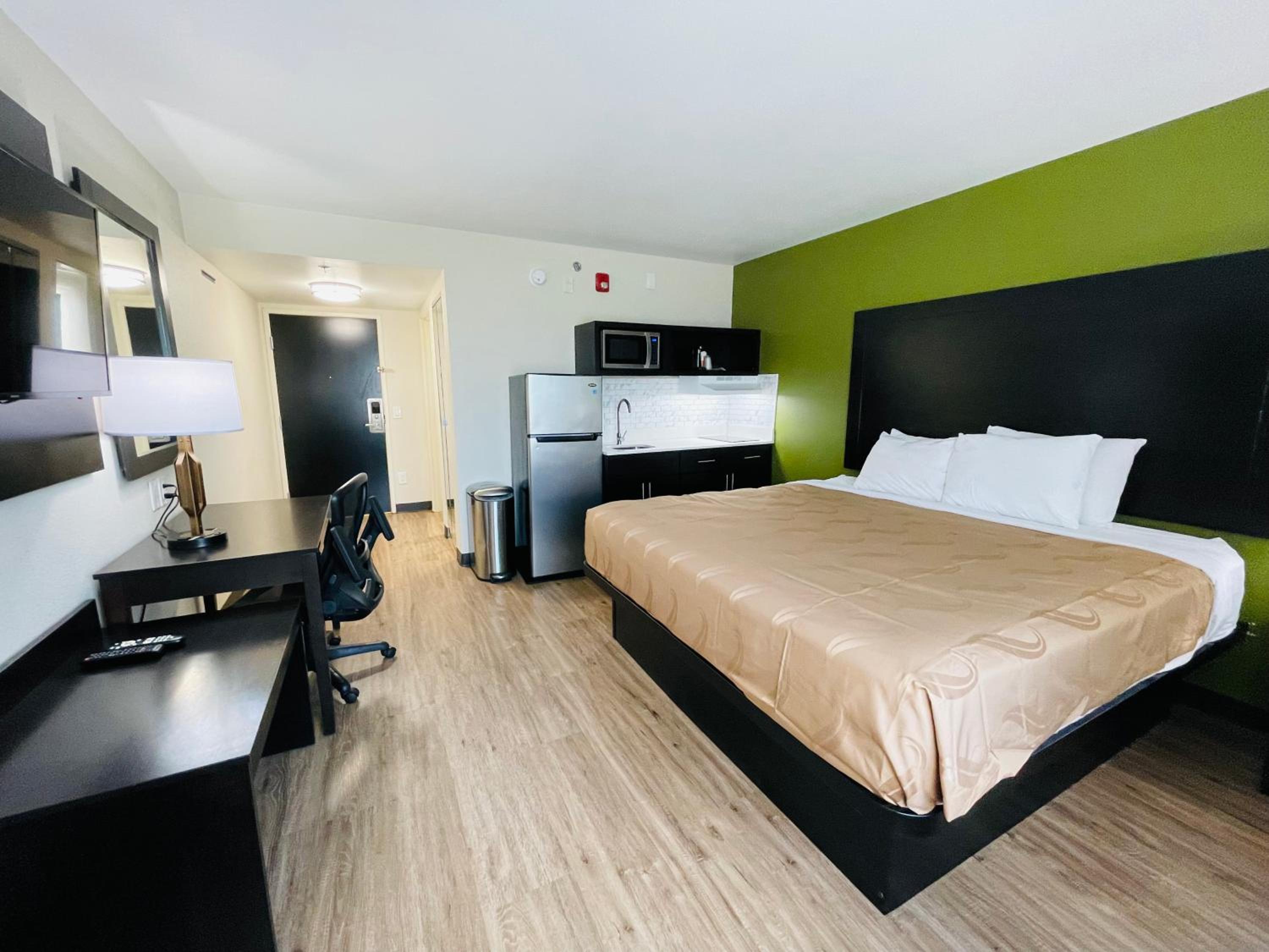 Efficiency King Room - Non Smoking