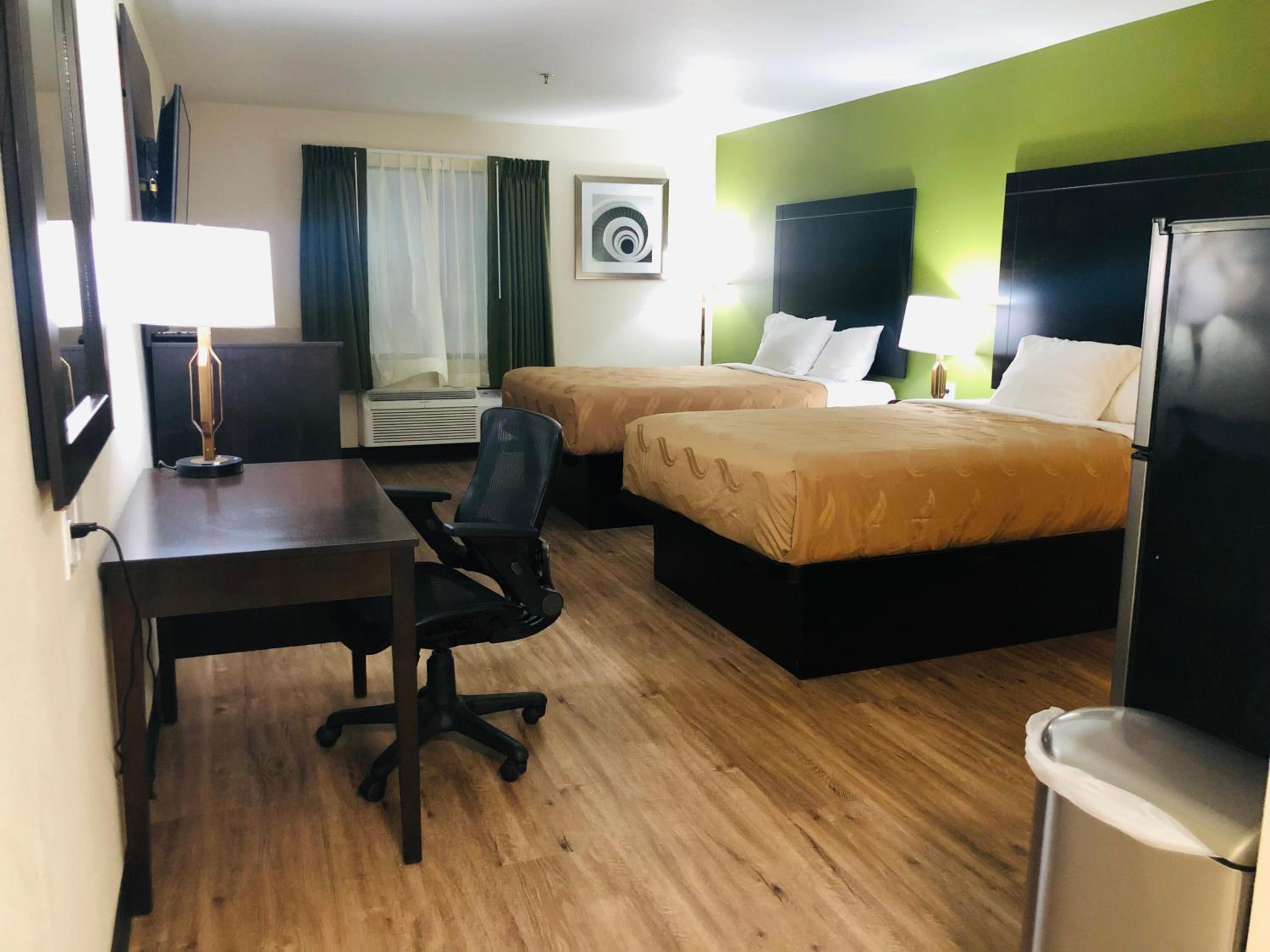 Efficiency Room with Two Double Beds - Non Smoking