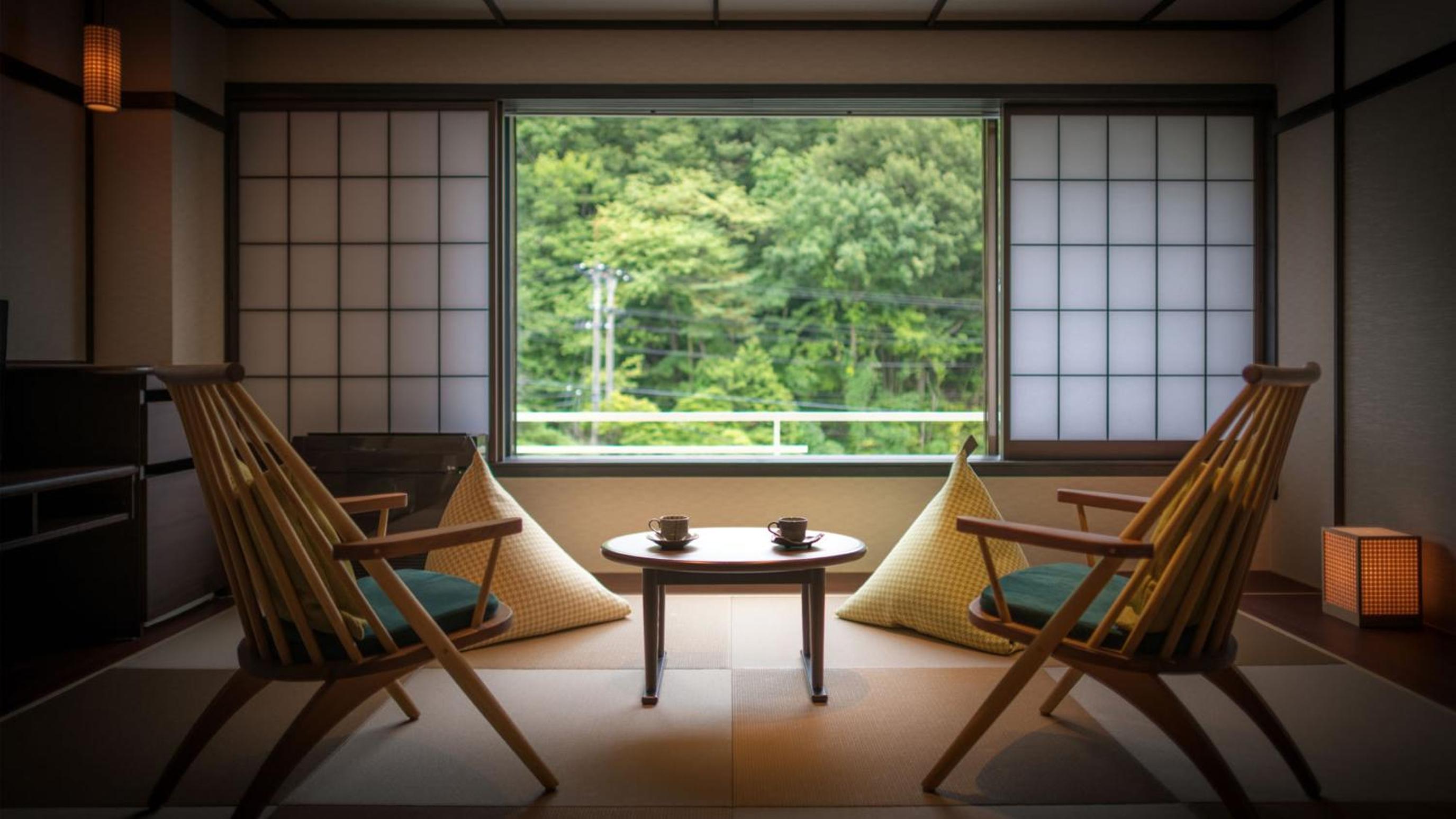 Japaense-Style Twin Room with Mountain View