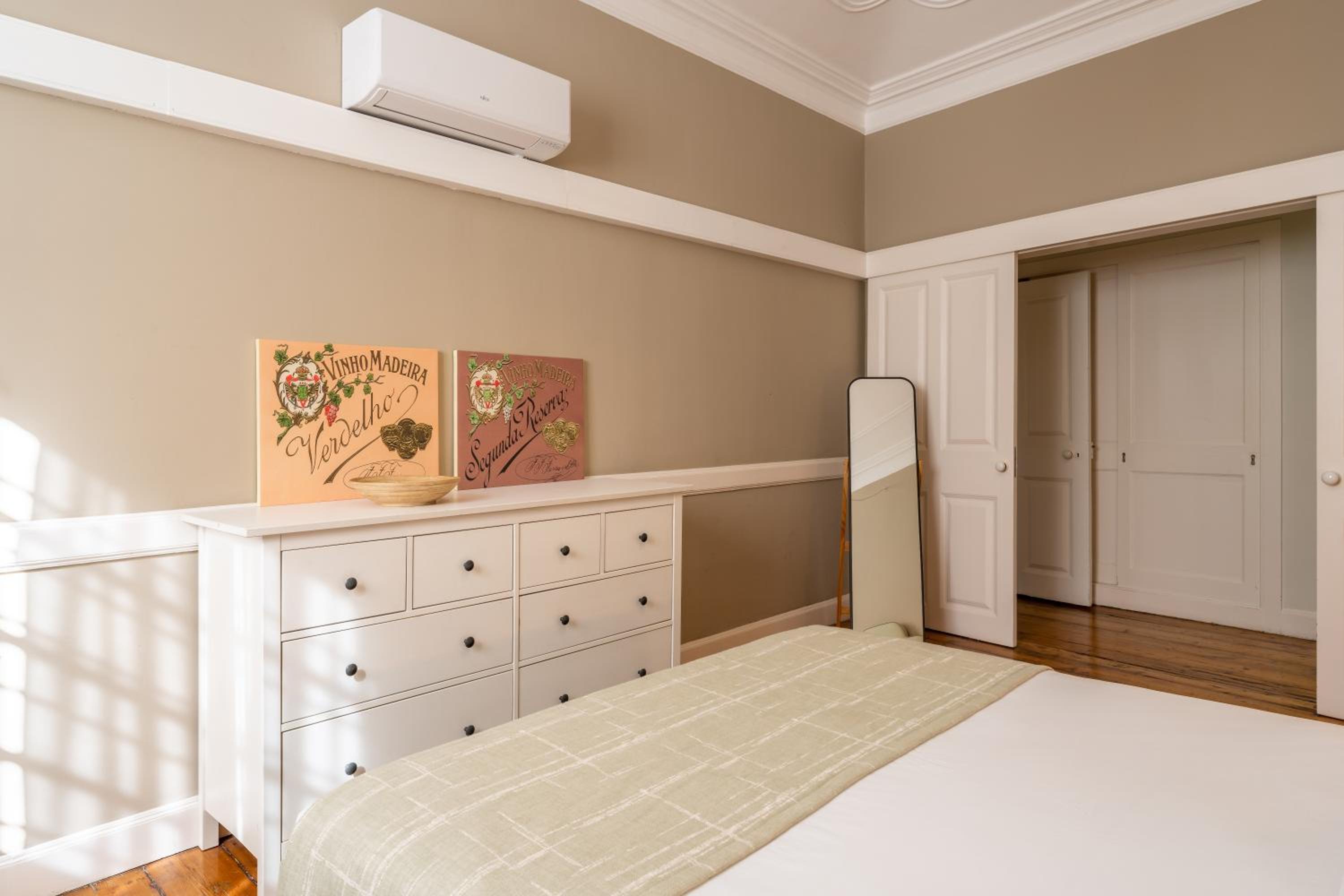 One-Bedroom Apartment (4 Adults)