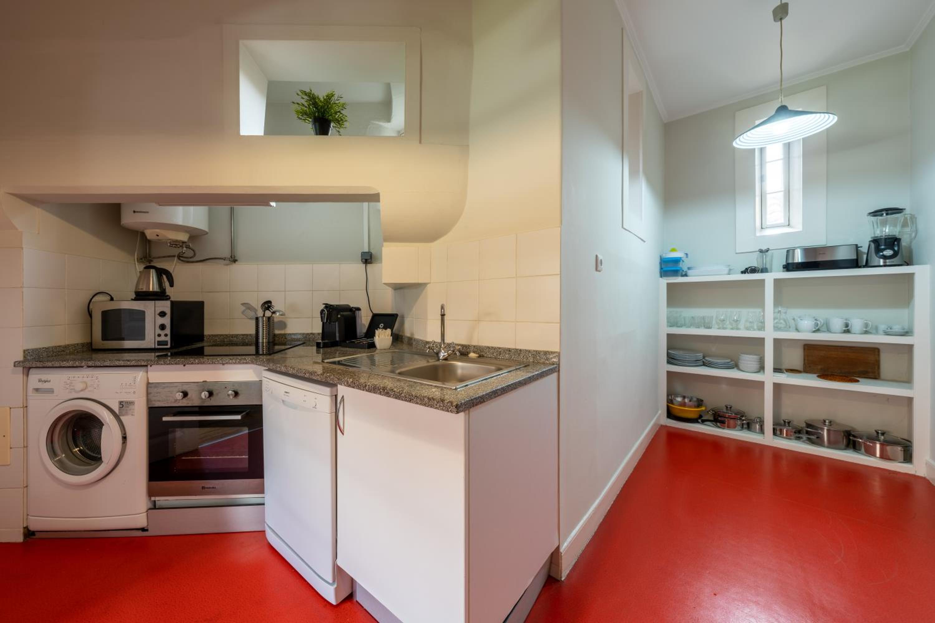 One-Bedroom Apartment (4 Adults)