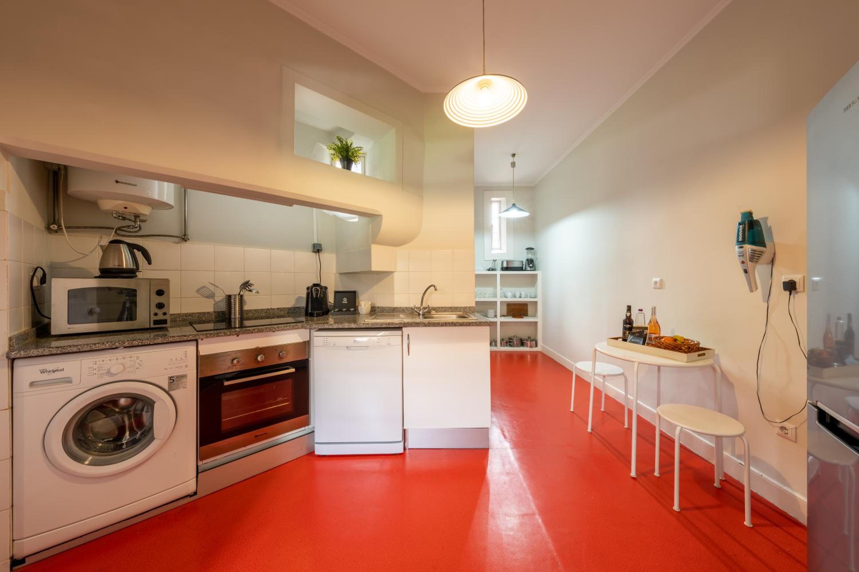 One-Bedroom Apartment (4 Adults)