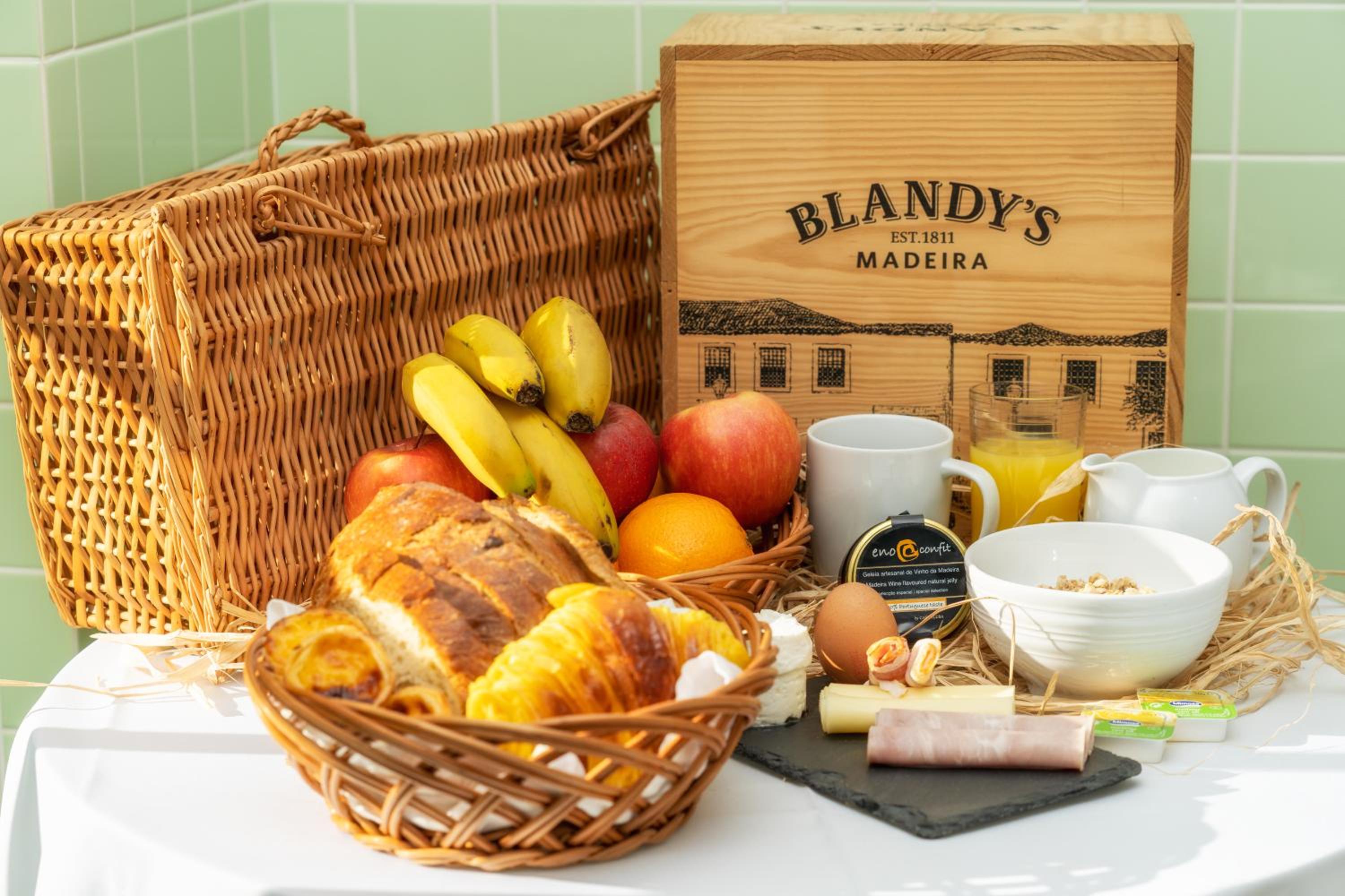 One-Bedroom Apartment (4 Adults)