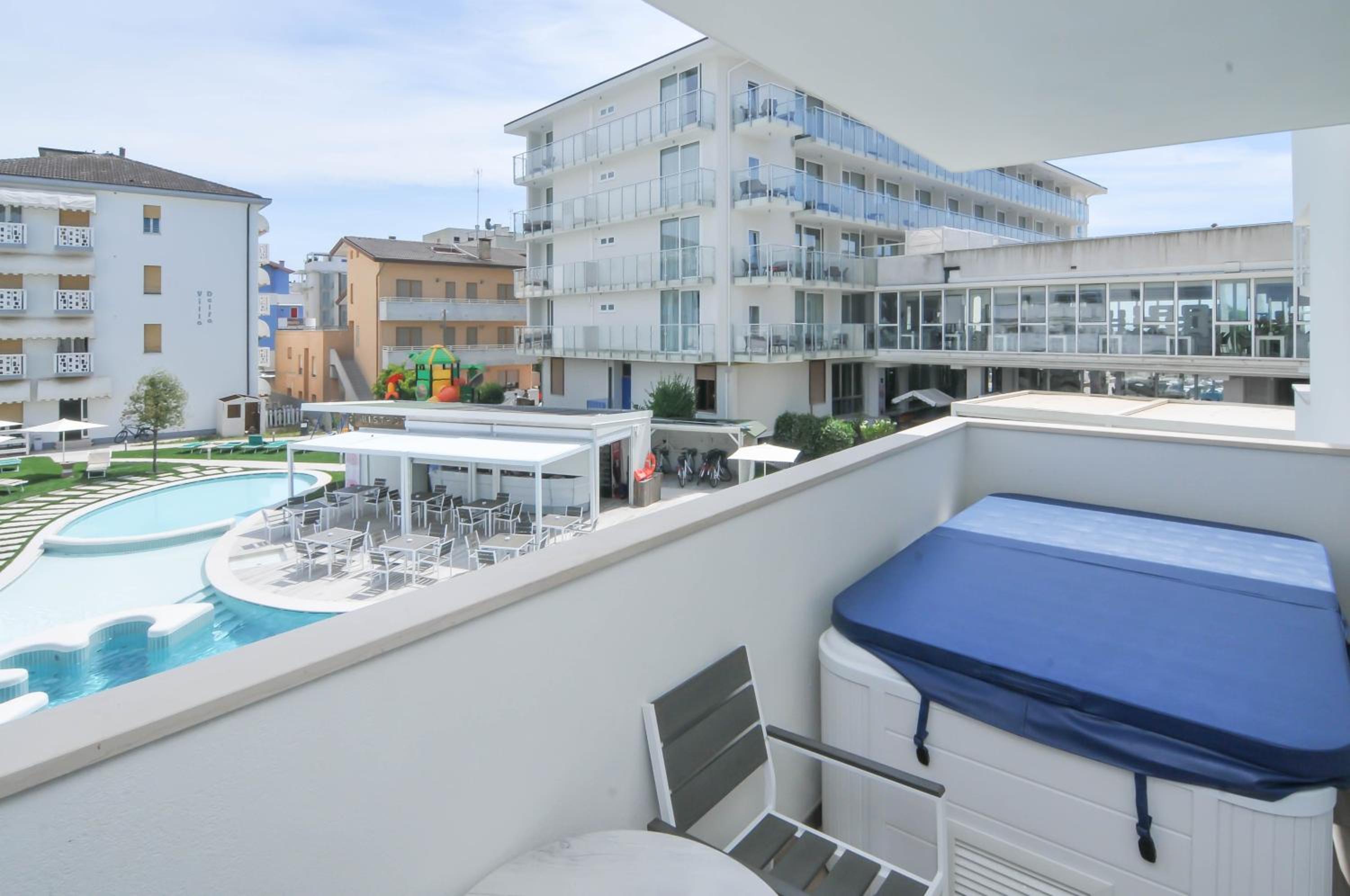 Junior Suite With Jacuzzi - Annex Building