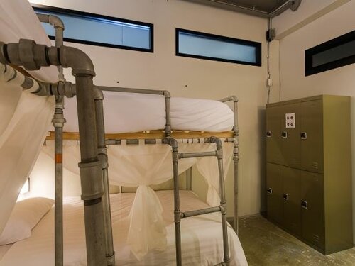 Family Room with Shared Bathroom в Bloo Hostel