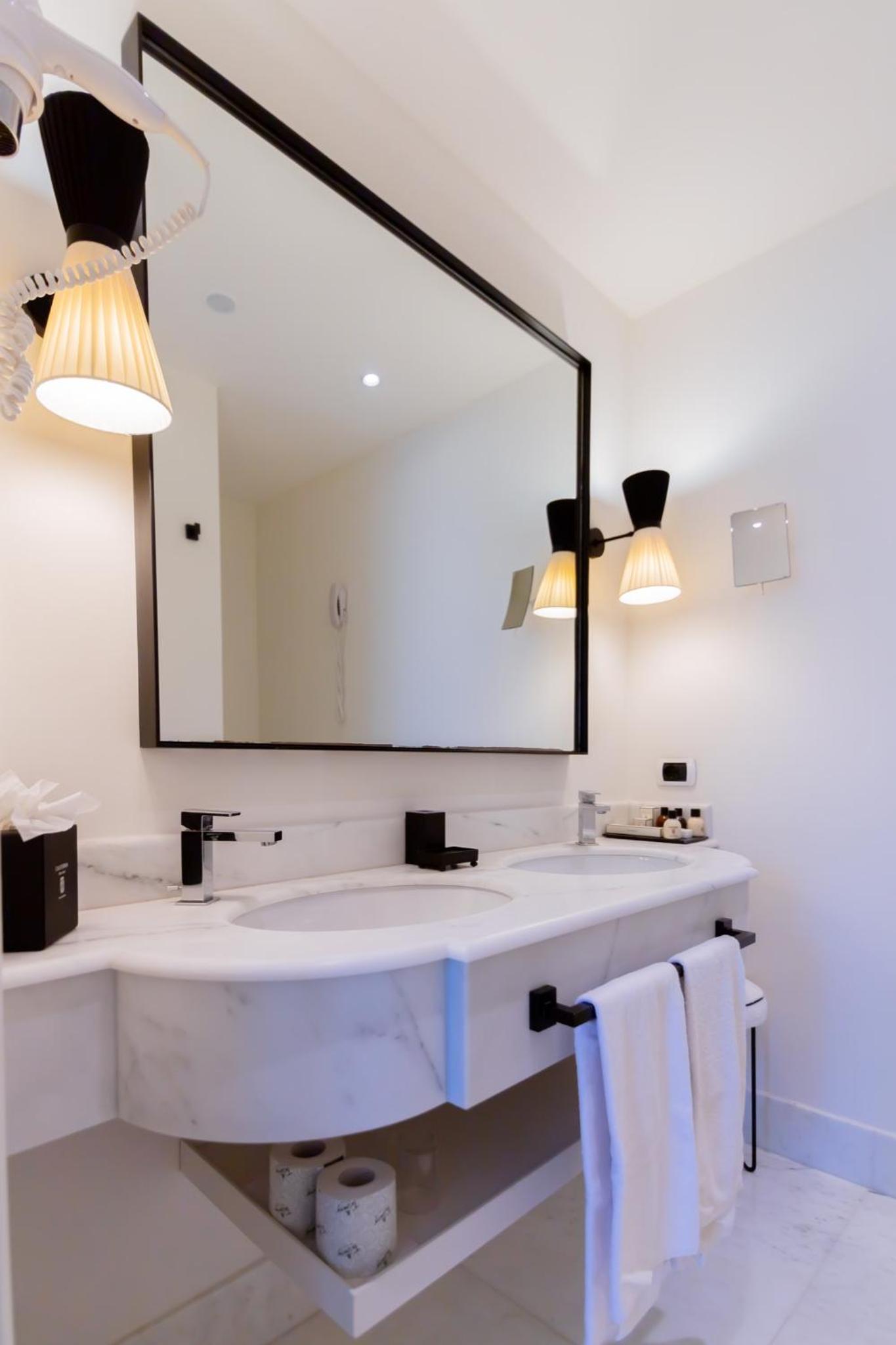 Junior Suite with Pool View