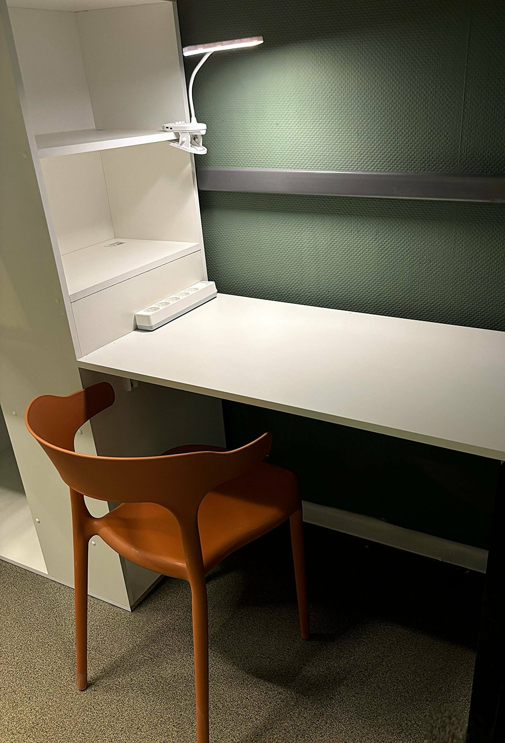 Спальное место на верхнем ярусе в 3-х местном номере ОФИСЫ