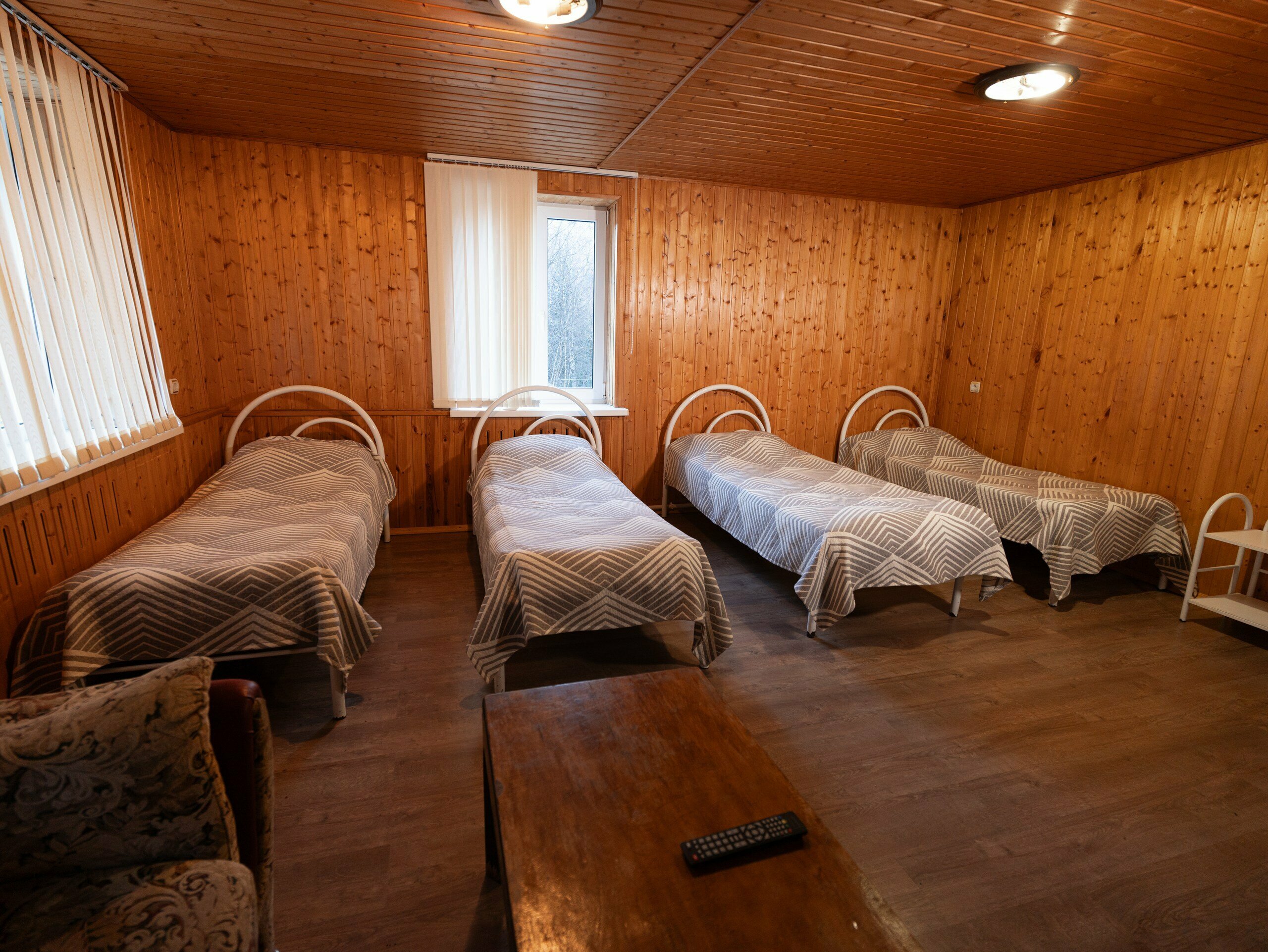 Четырехместный номер с душем