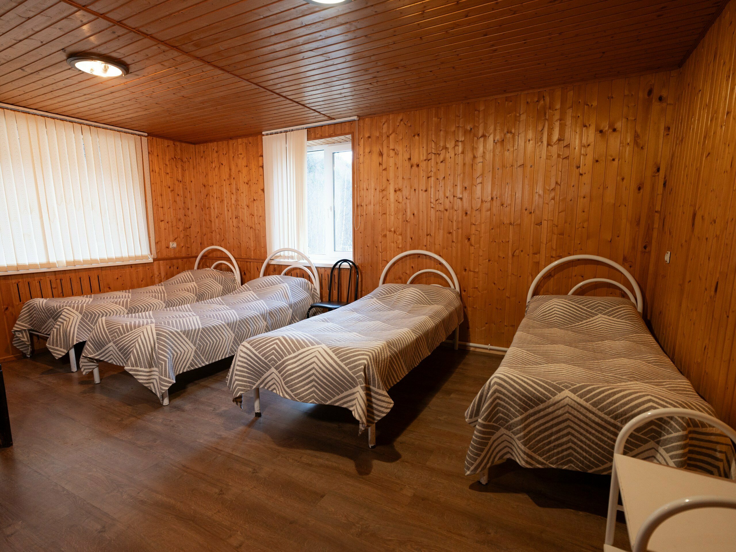 Четырехместный номер с душем