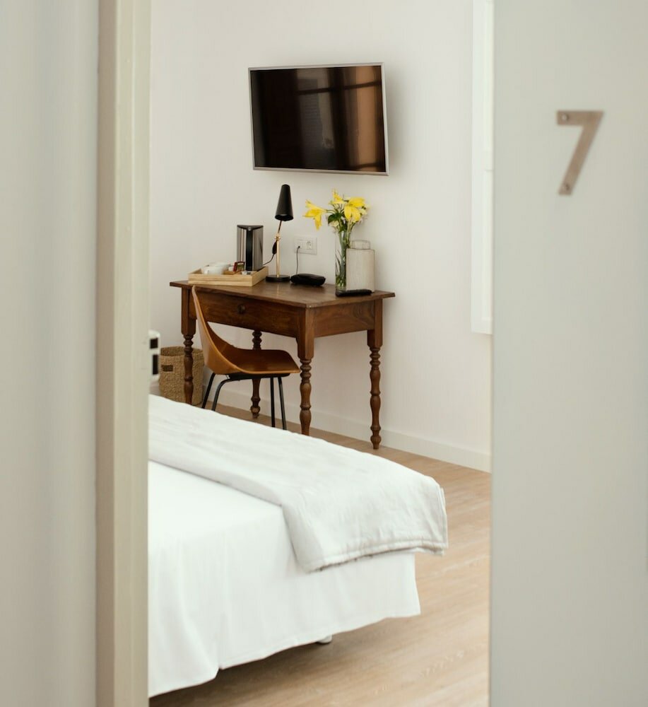 Superior Double or Twin Room (7)