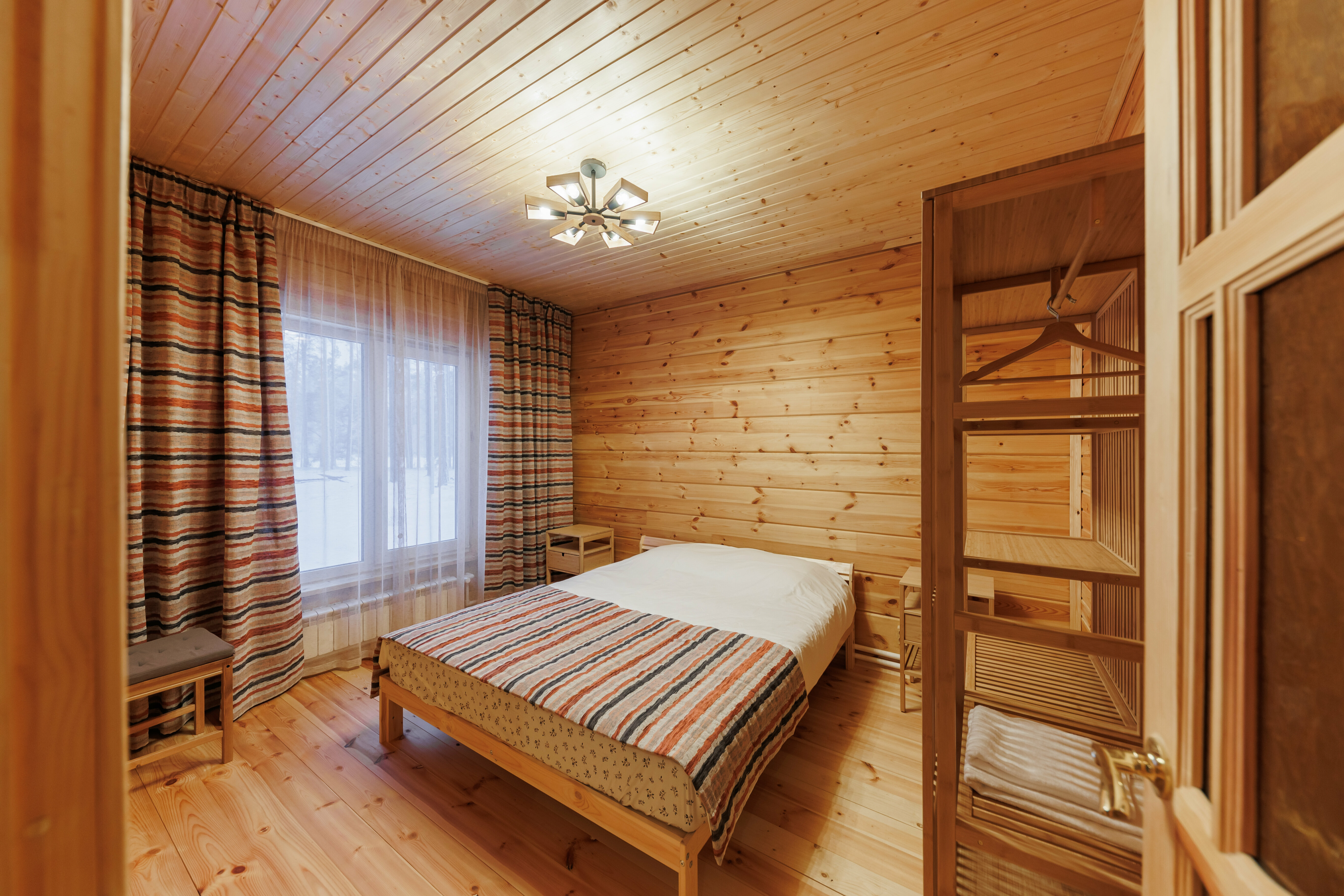 Коттедж с видом на лес