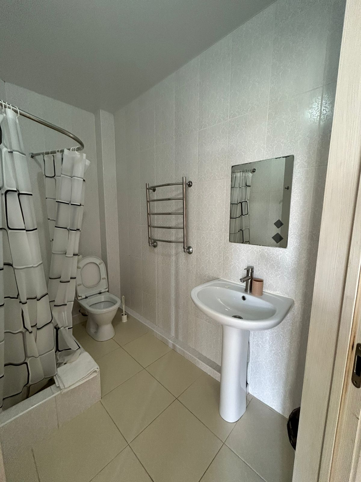 Двухкомнатный люкс с видом на море и балконом