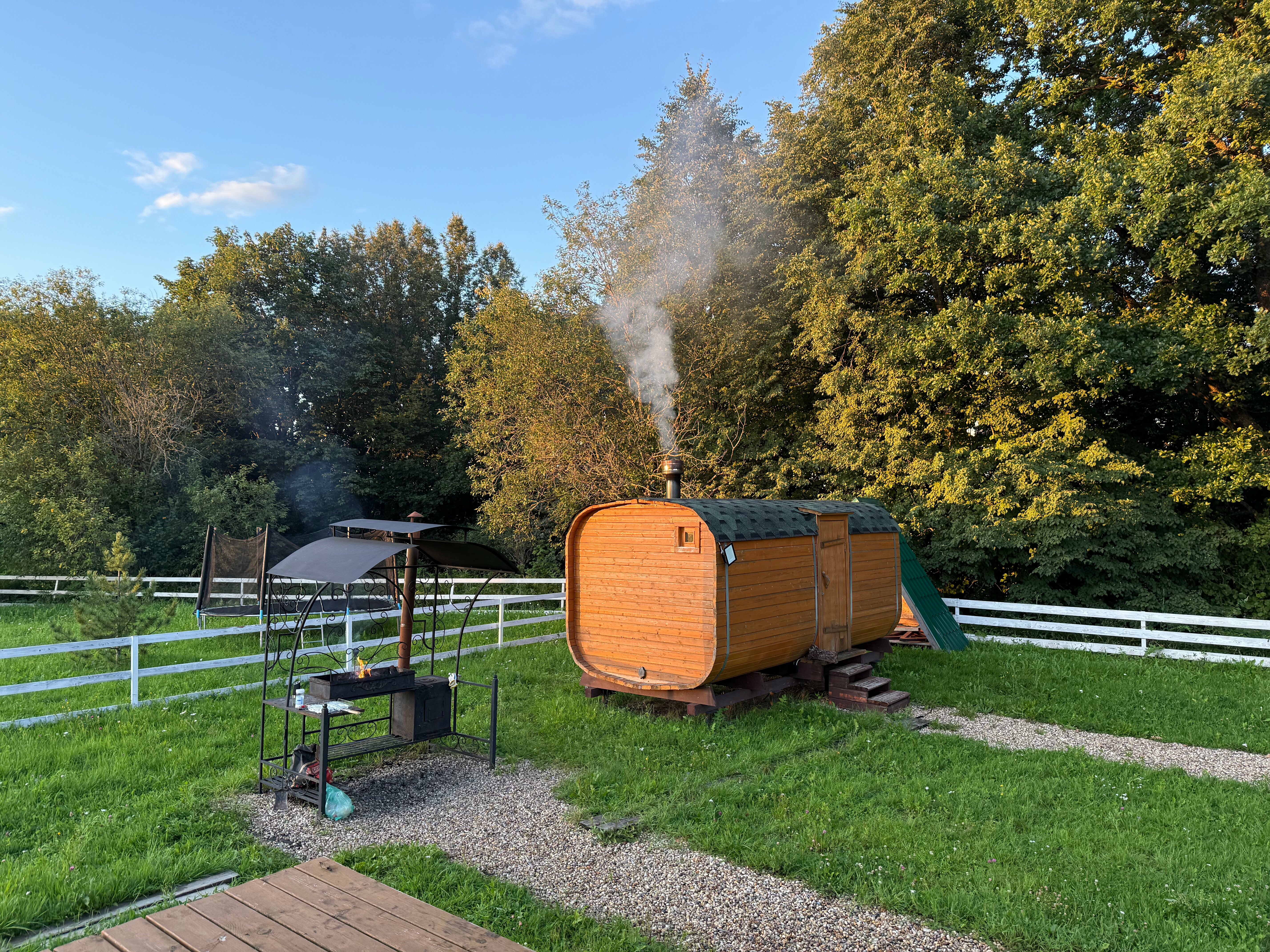 Дом Large с видом на лес