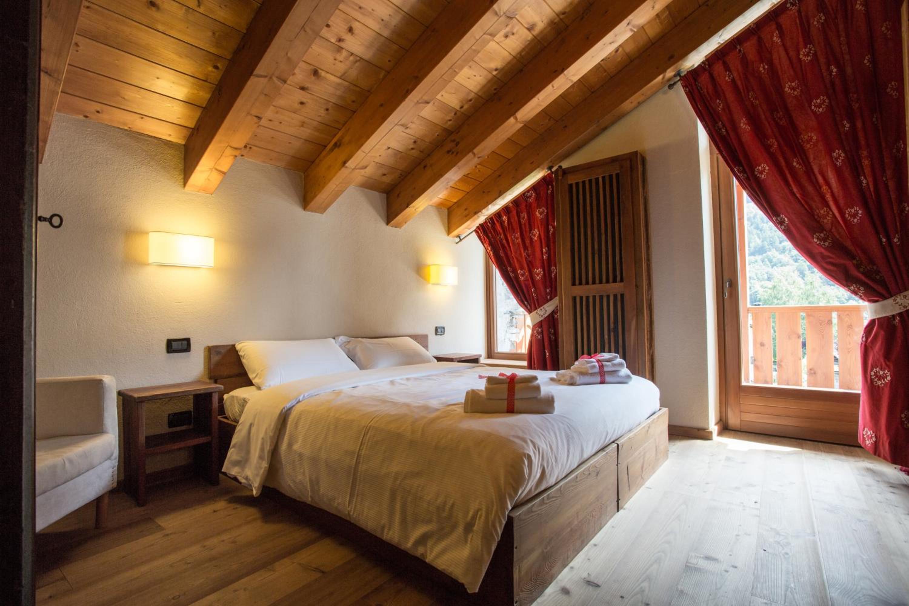 One-Bedroom Apartment - Split Level