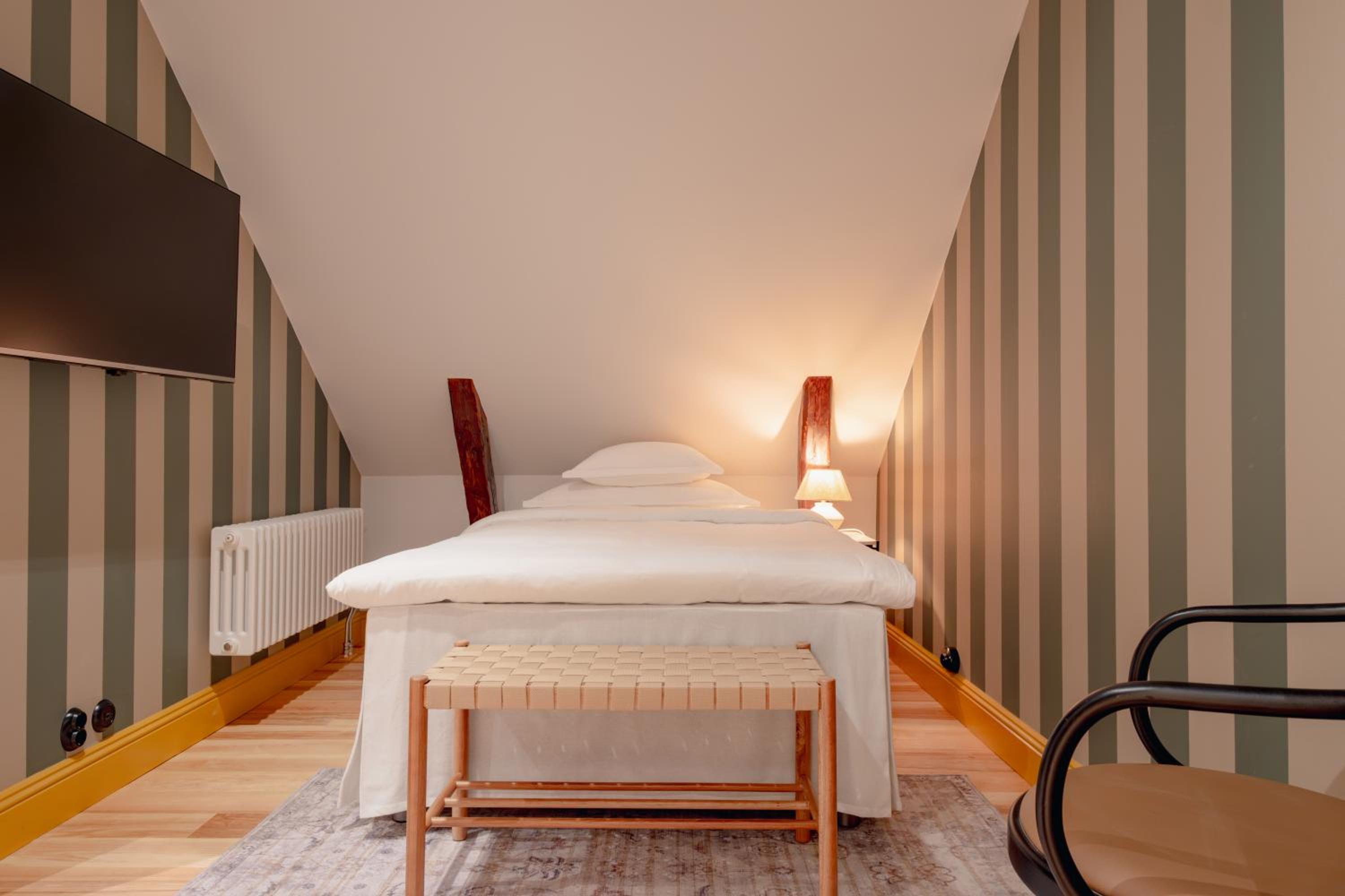 Single Room - No Windows