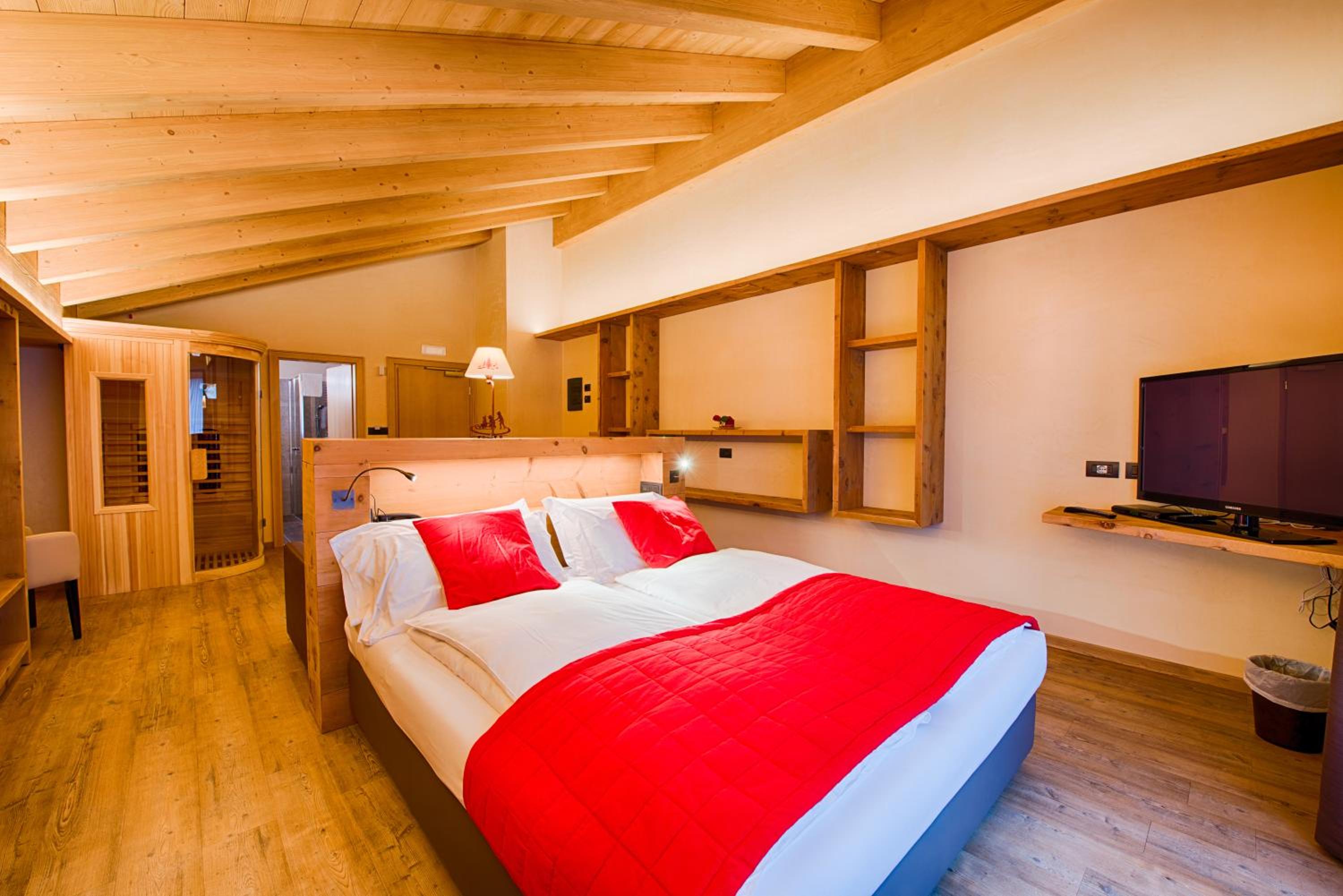 Junior Suite with Sauna