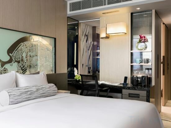 1 King Bed Harbour View