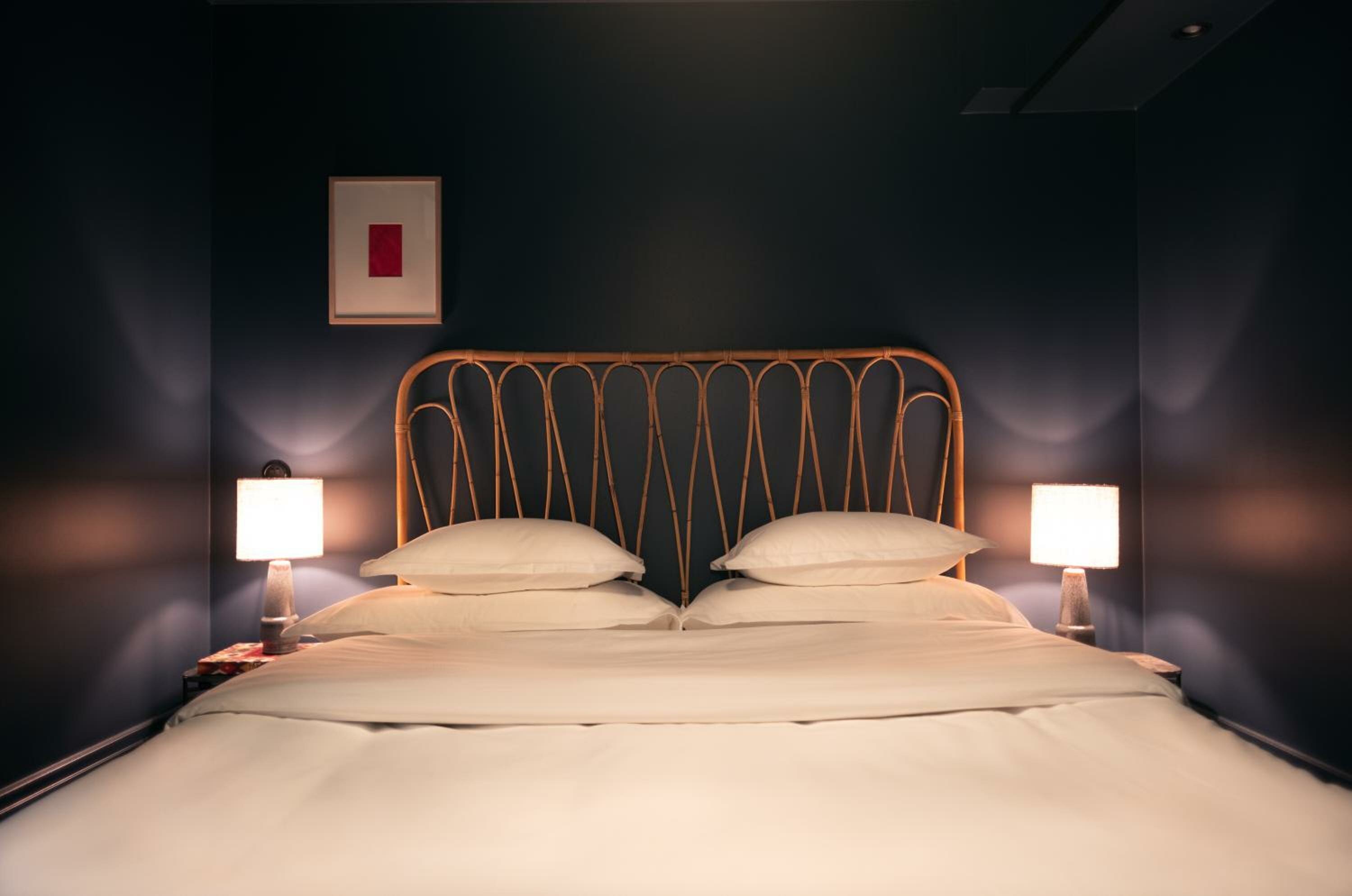 Standard Queen Room - No windows 