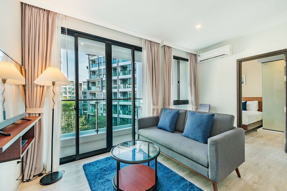 Triple Room, Multiple Beds, Pool View