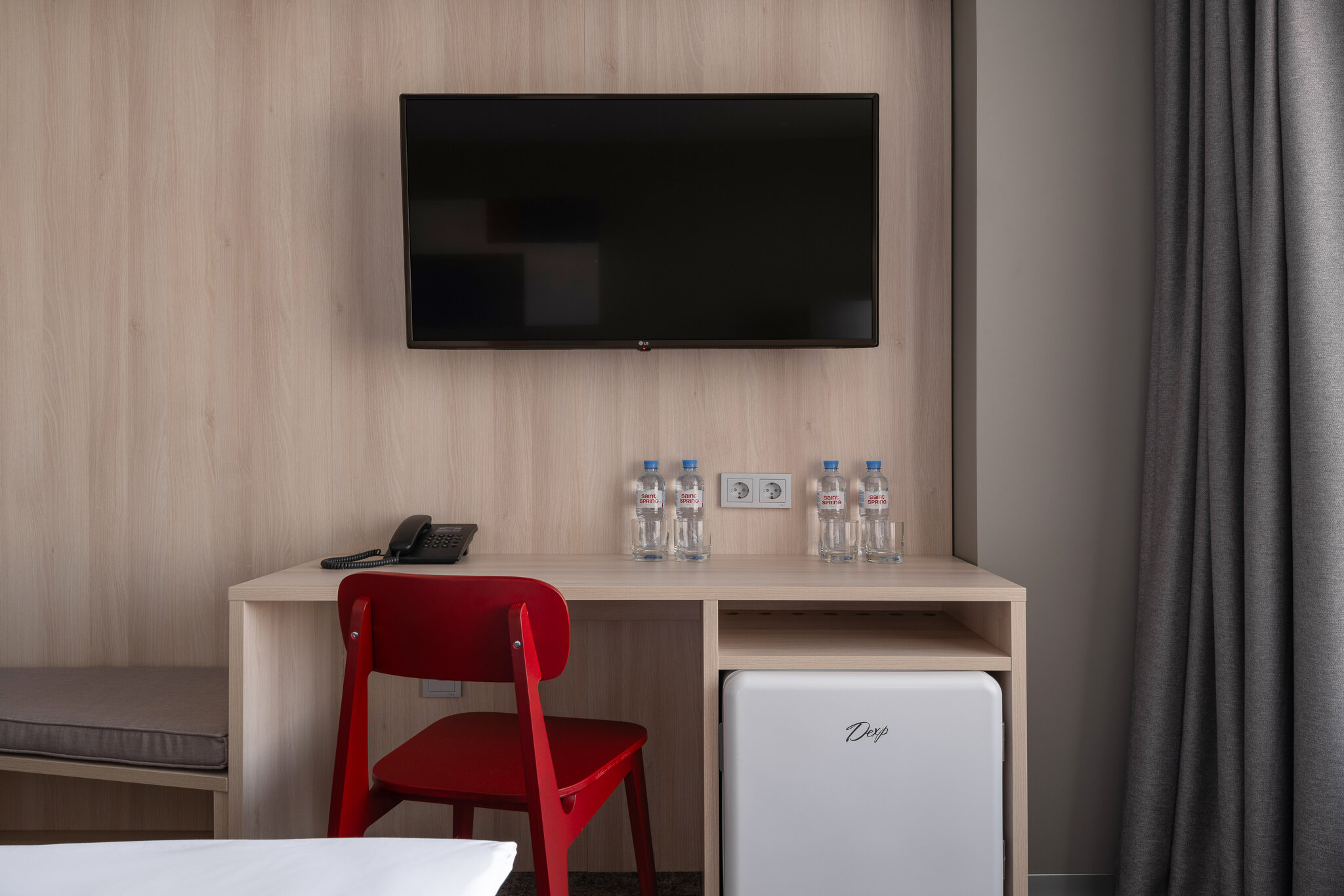 Стандарт улучшенный с двуспальной кроватью и креслом