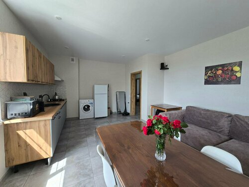 Современные апартаменты с тремя спальнями в Дом у моря