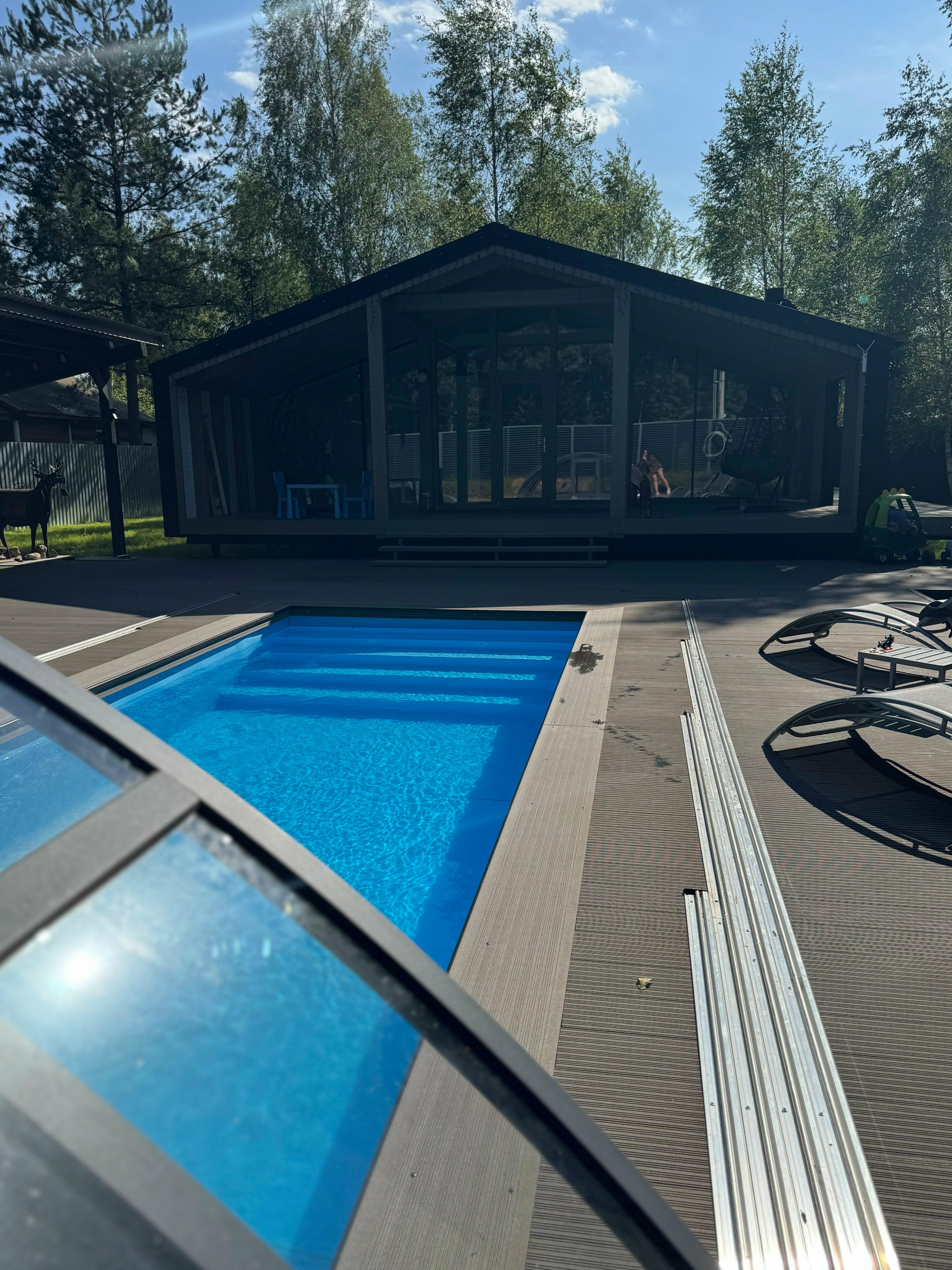 Дом с летним бассейном (3 спальни)