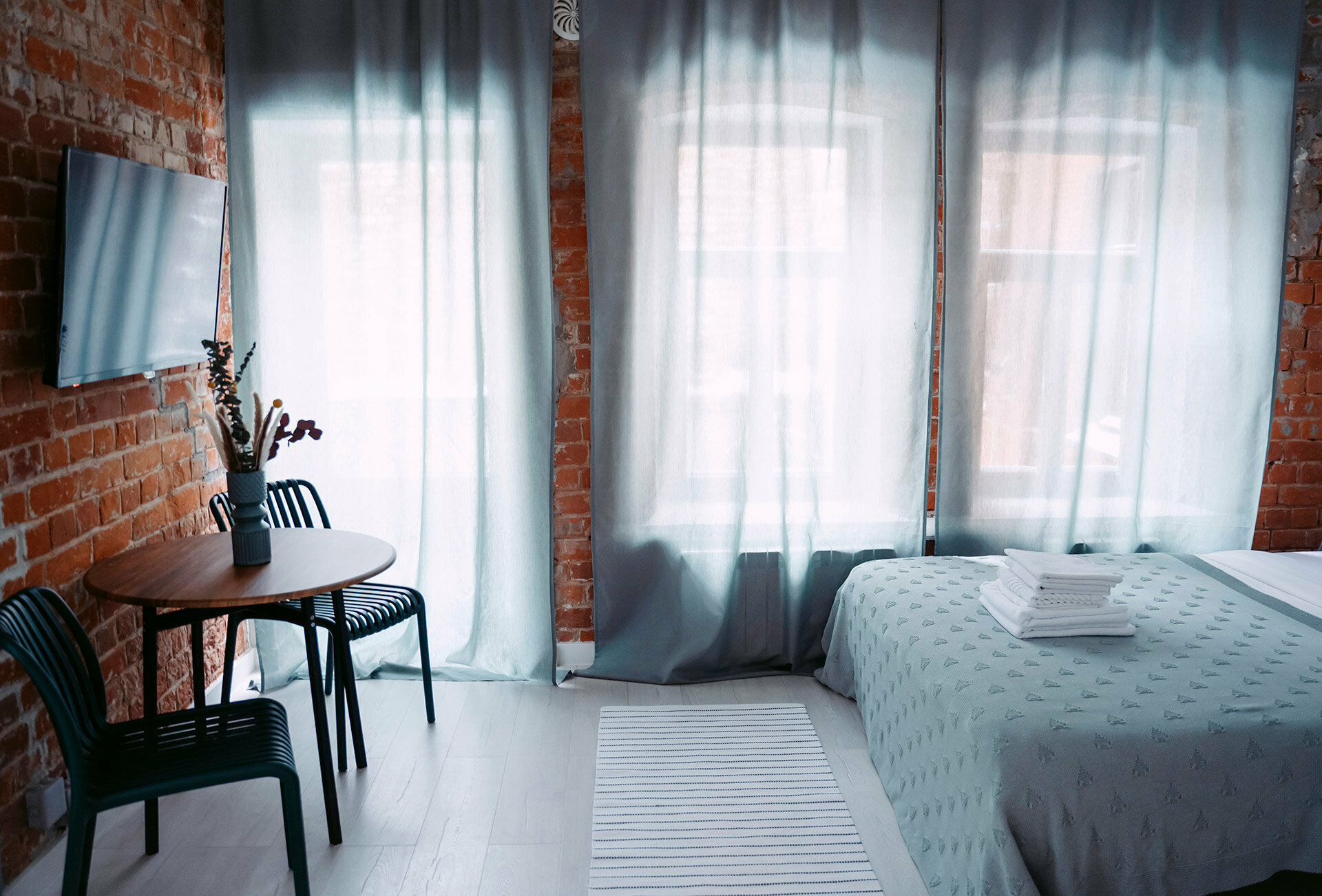 Апартаменты "Green" с балконом