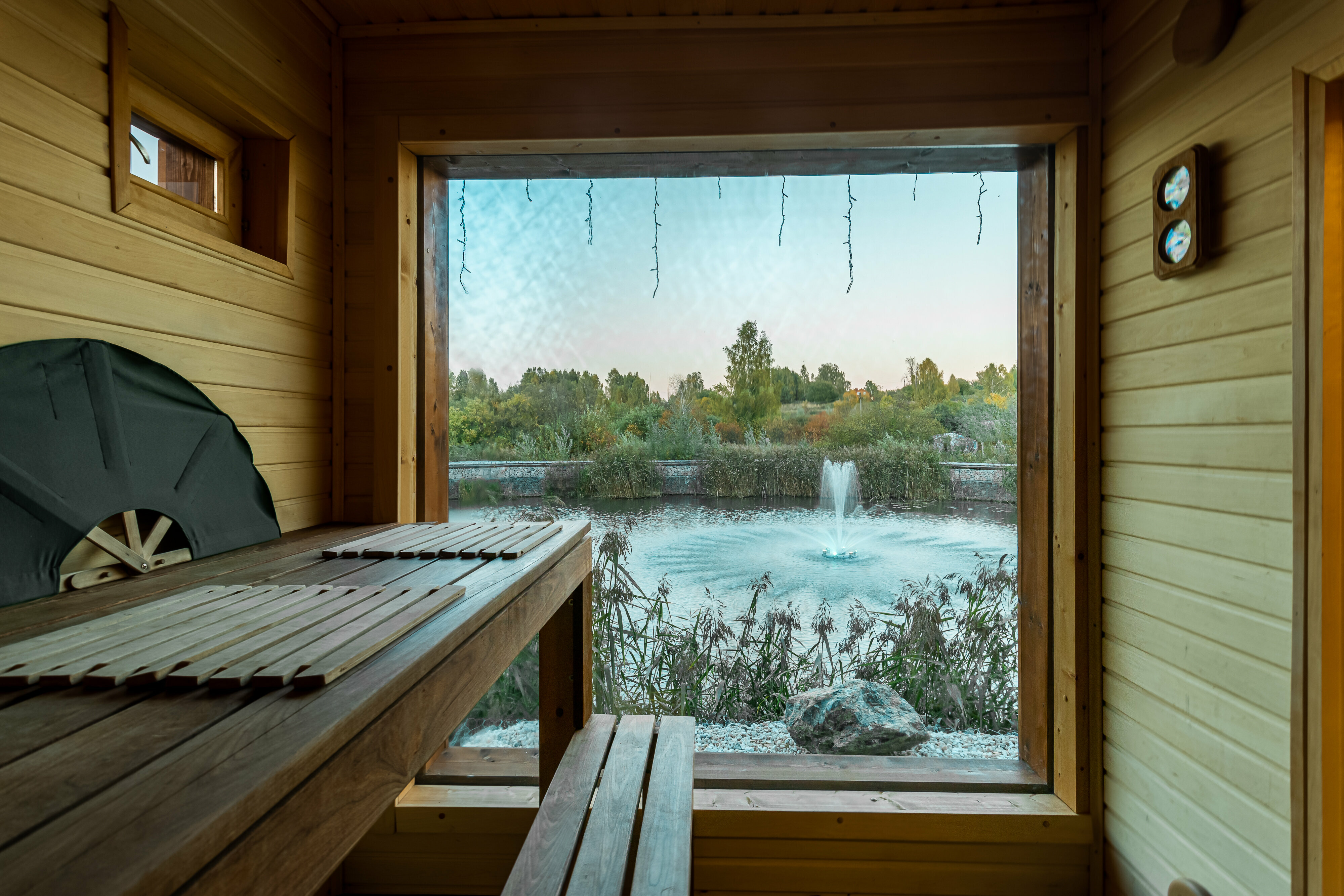 Лофт с камином и домашним кинотеатром