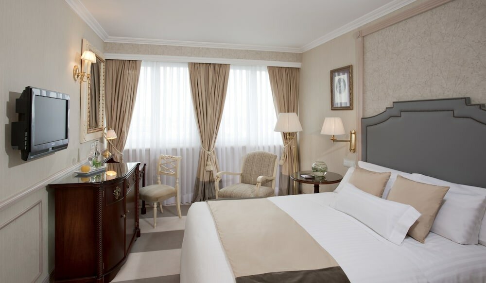 The Level, Deluxe Room