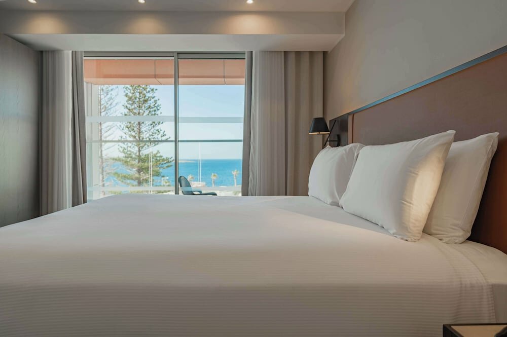 Guest Room, 1 Queen Bed, Sea View