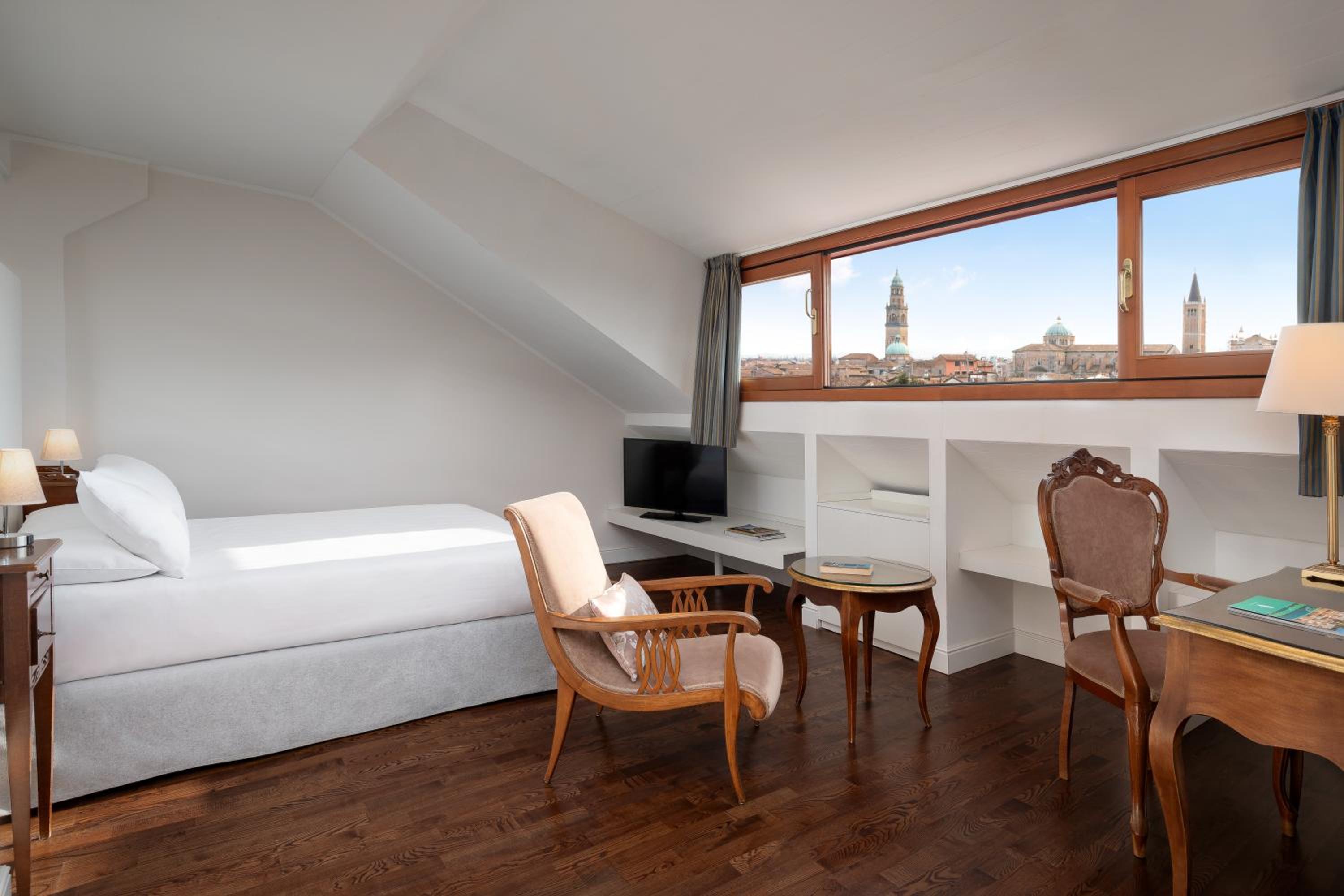 Panoramic View Deluxe