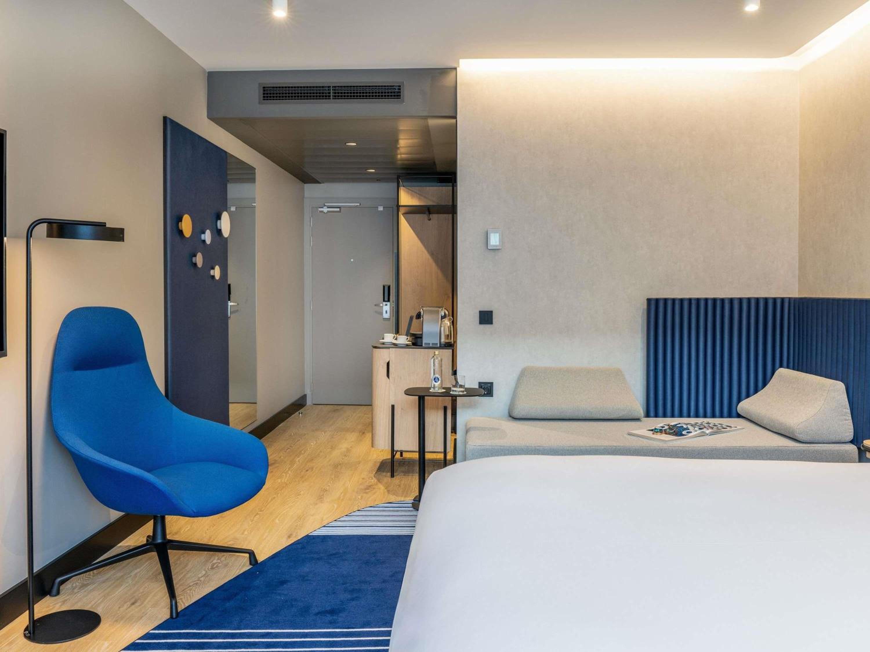 Executive Deluxe Queen Room - Deluxe Building