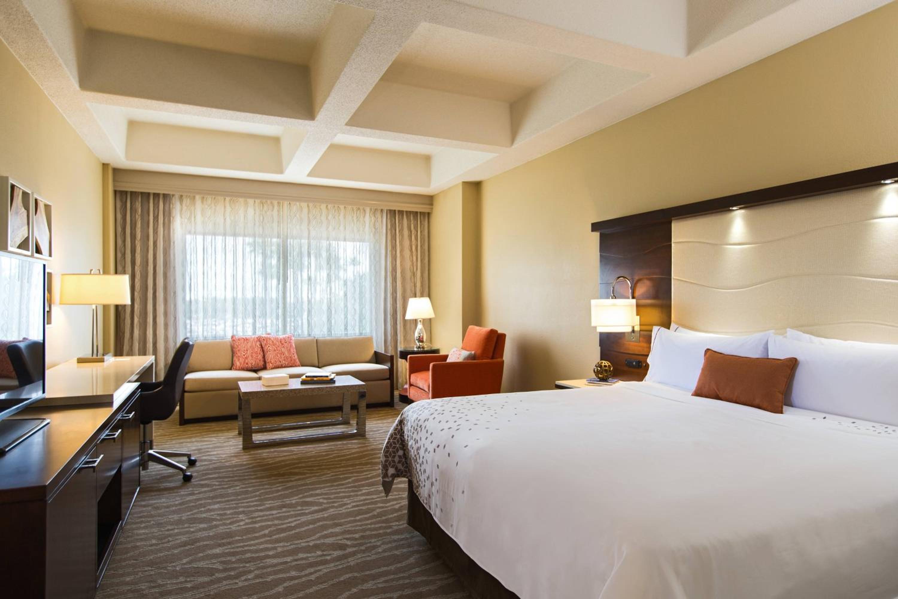 King Room with Sofa Bed and Adapted Tub - Mobility and Hearing Accessible