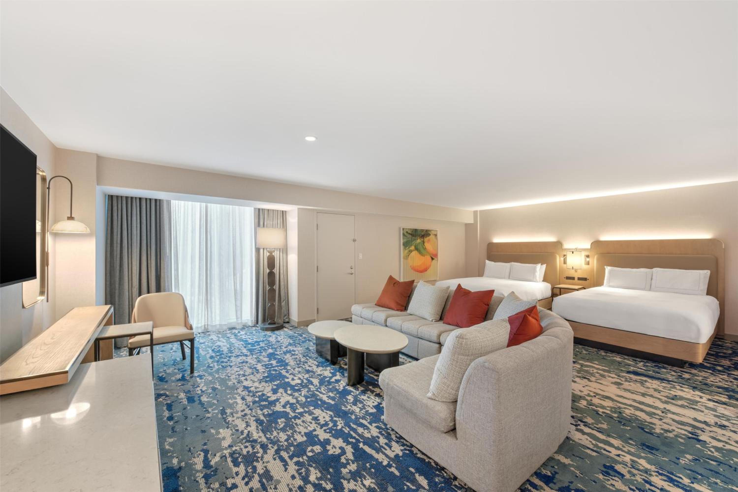 Queen Studio with Two Queen Beds, Pool View and Roll-In Shower - Mobility Accessible