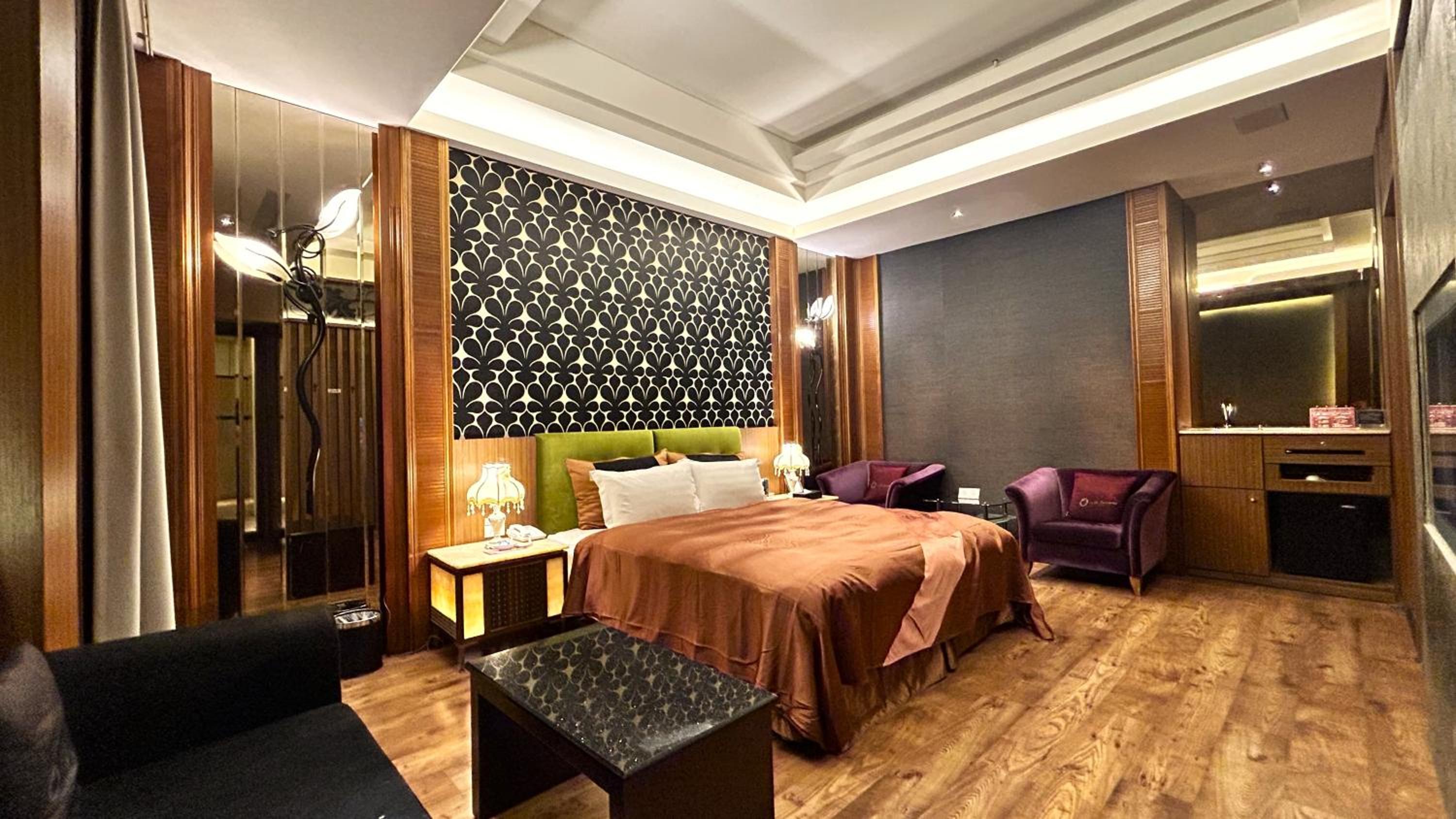 Standard King Room (Check-in after 16:00)