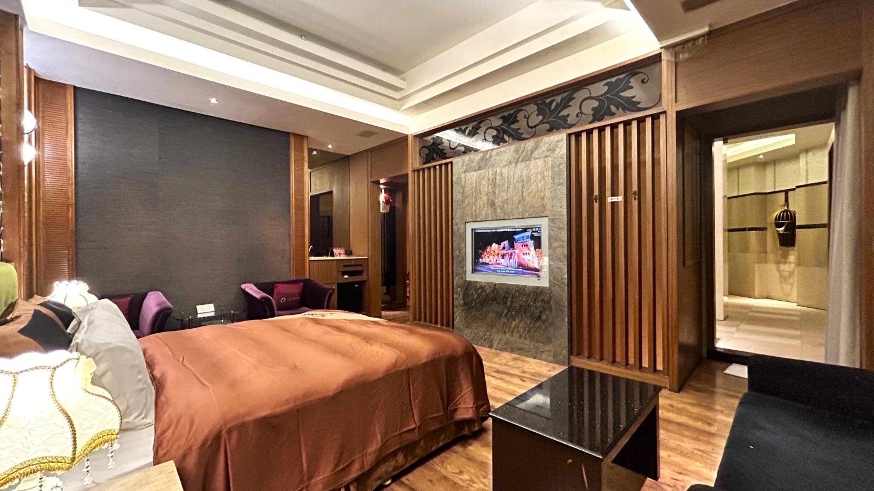 Standard King Room (Check-in after 16:00)