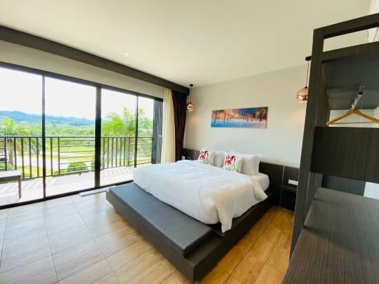 Deluxe Room with Bathtub