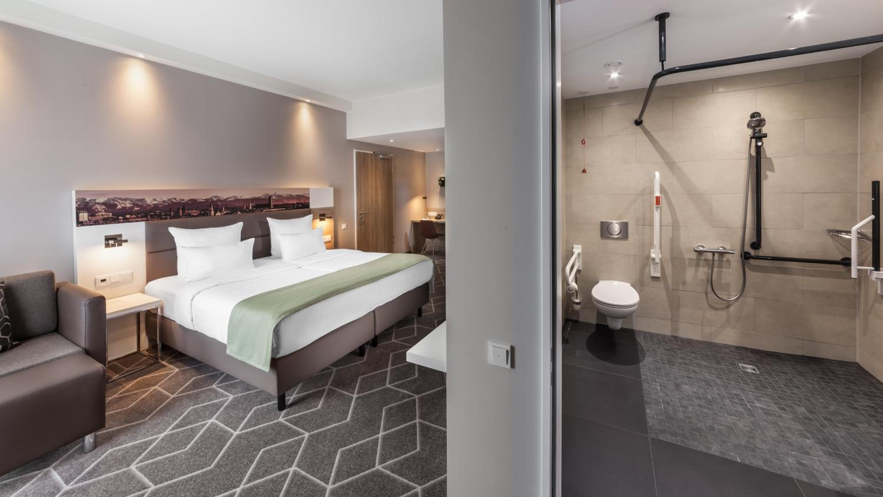 Standard Queen Room - Disability Access