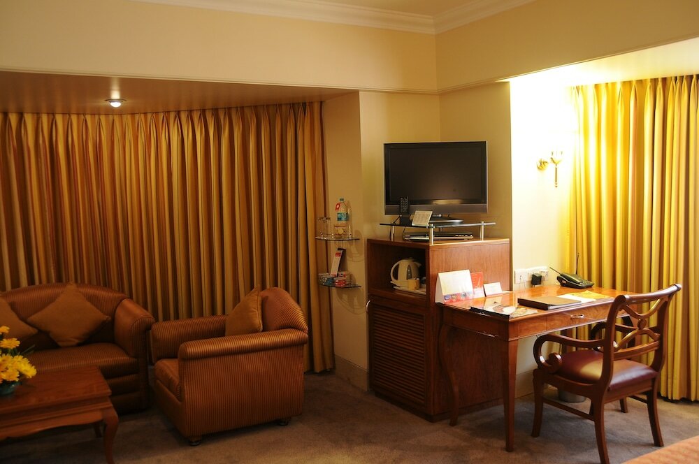 Executive Salon Room